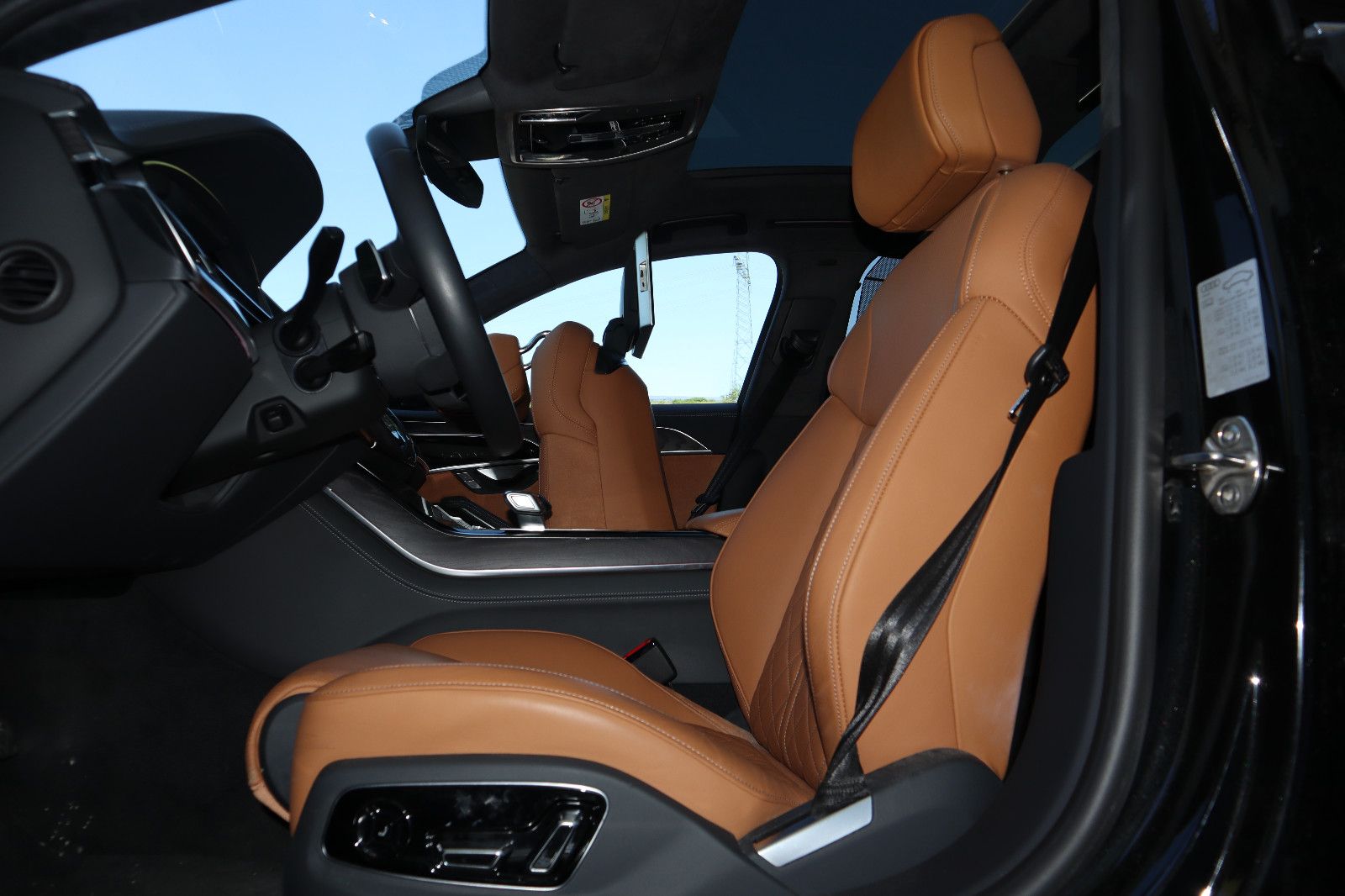 Audi A8L 60 TFSIe lang exclusive - Samsaru's Car Outlet