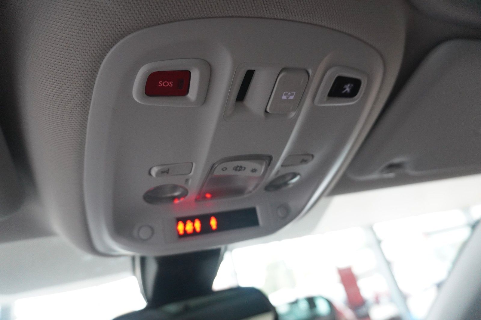 Peugeot 308 SW 1.5D ALLURE - Samsaru's Car Outlet