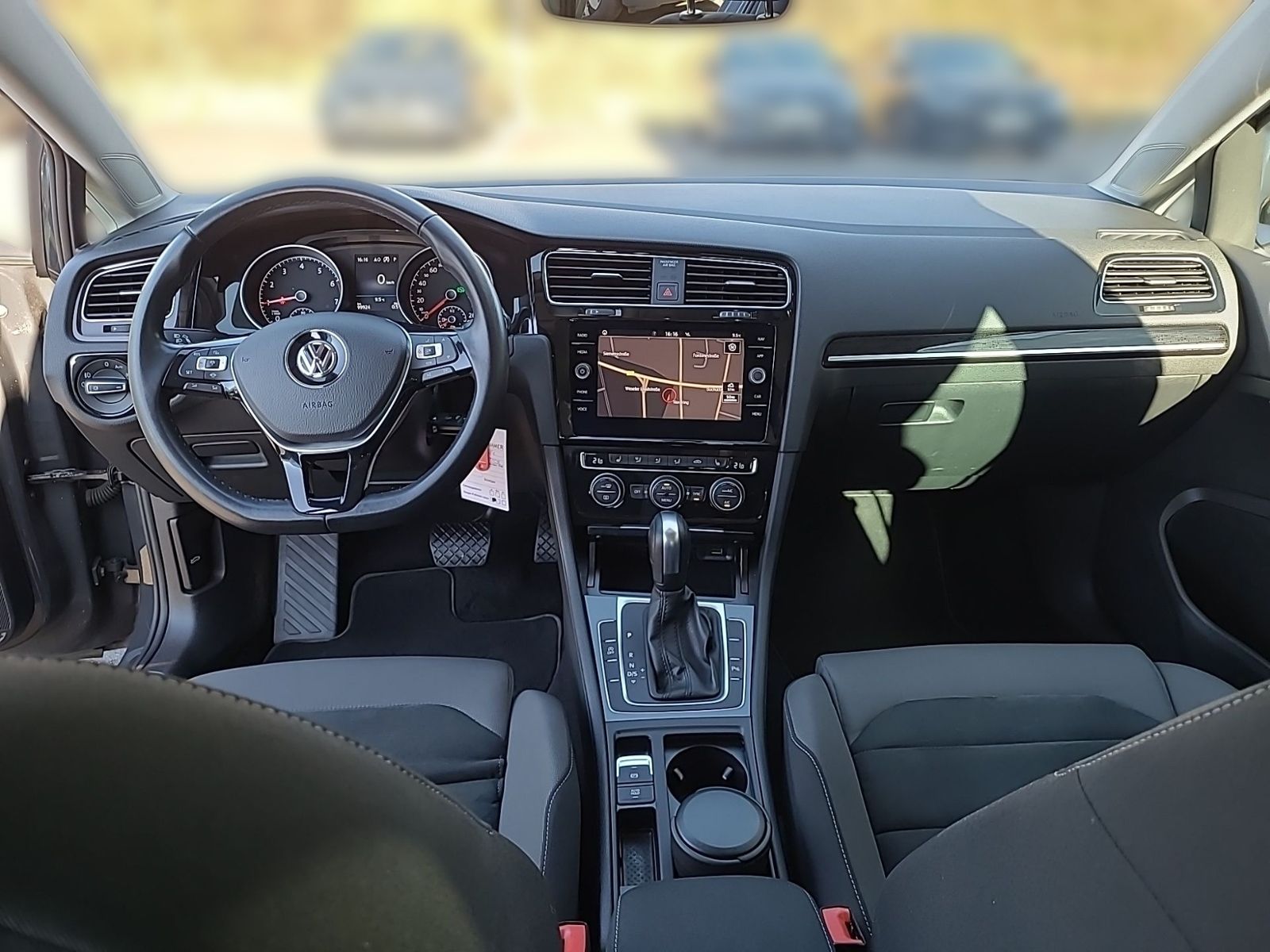 Volkswagen Golf VII Variant 1.5 TSI DSG - Samsaru's Car Outlet