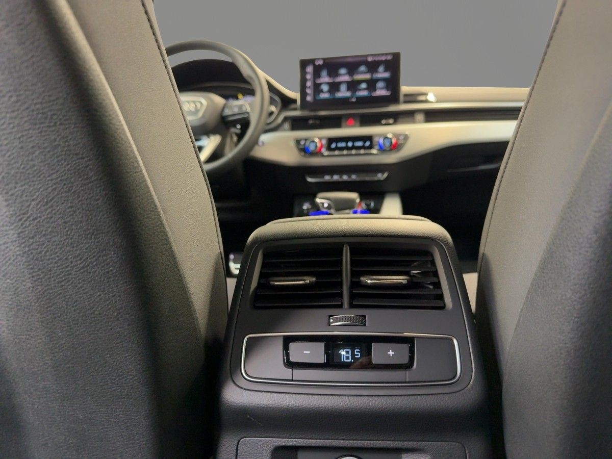 Audi A4 Avant 35 TFSI S line - Samsaru's Car Outlet