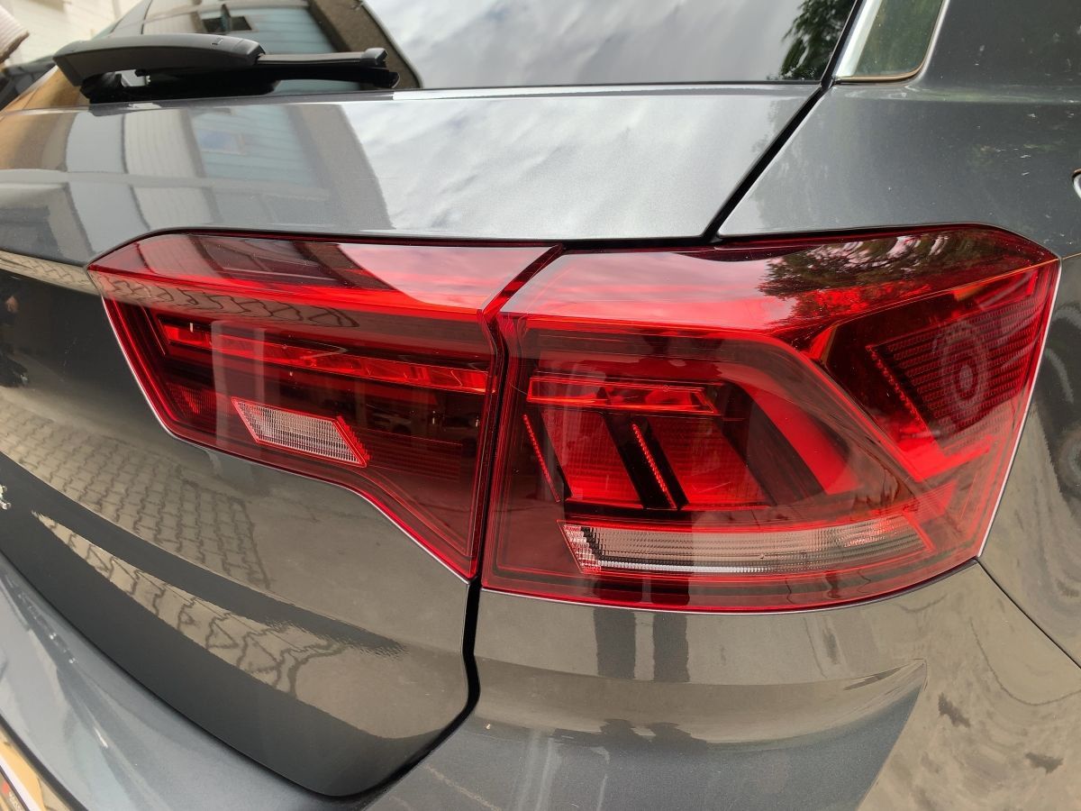 Volkswagen T-Roc 1.5TSI DSG R-LINE - Samsaru's Car Outlet