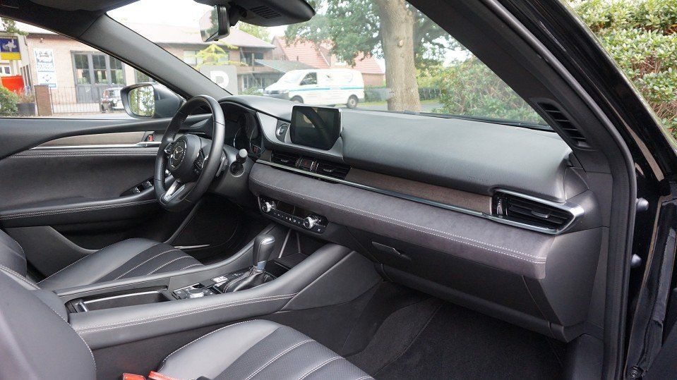 Mazda 6 2.5L SKYACTIV G 194 6AT FWD TAKUMI SUNR Takumi