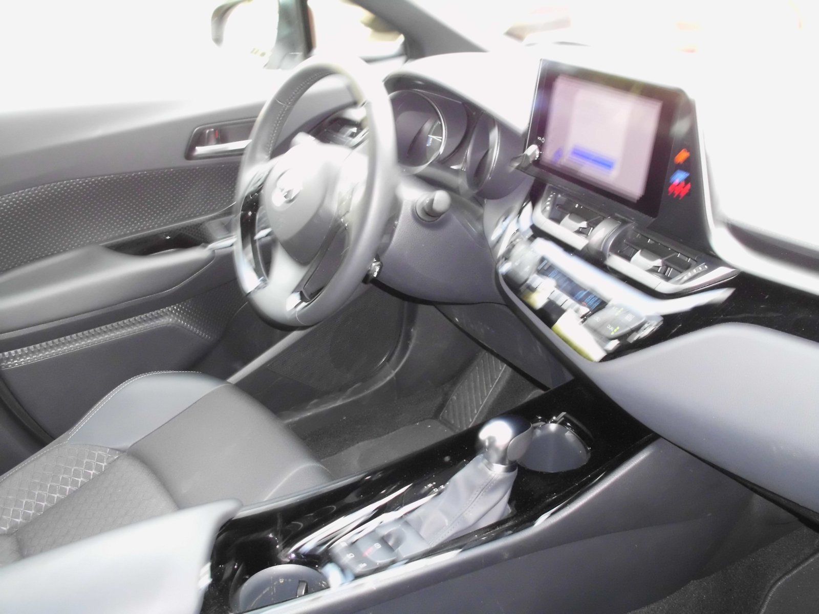 Toyota C-HR Hybrid Team D - Samsaru's Car Outlet