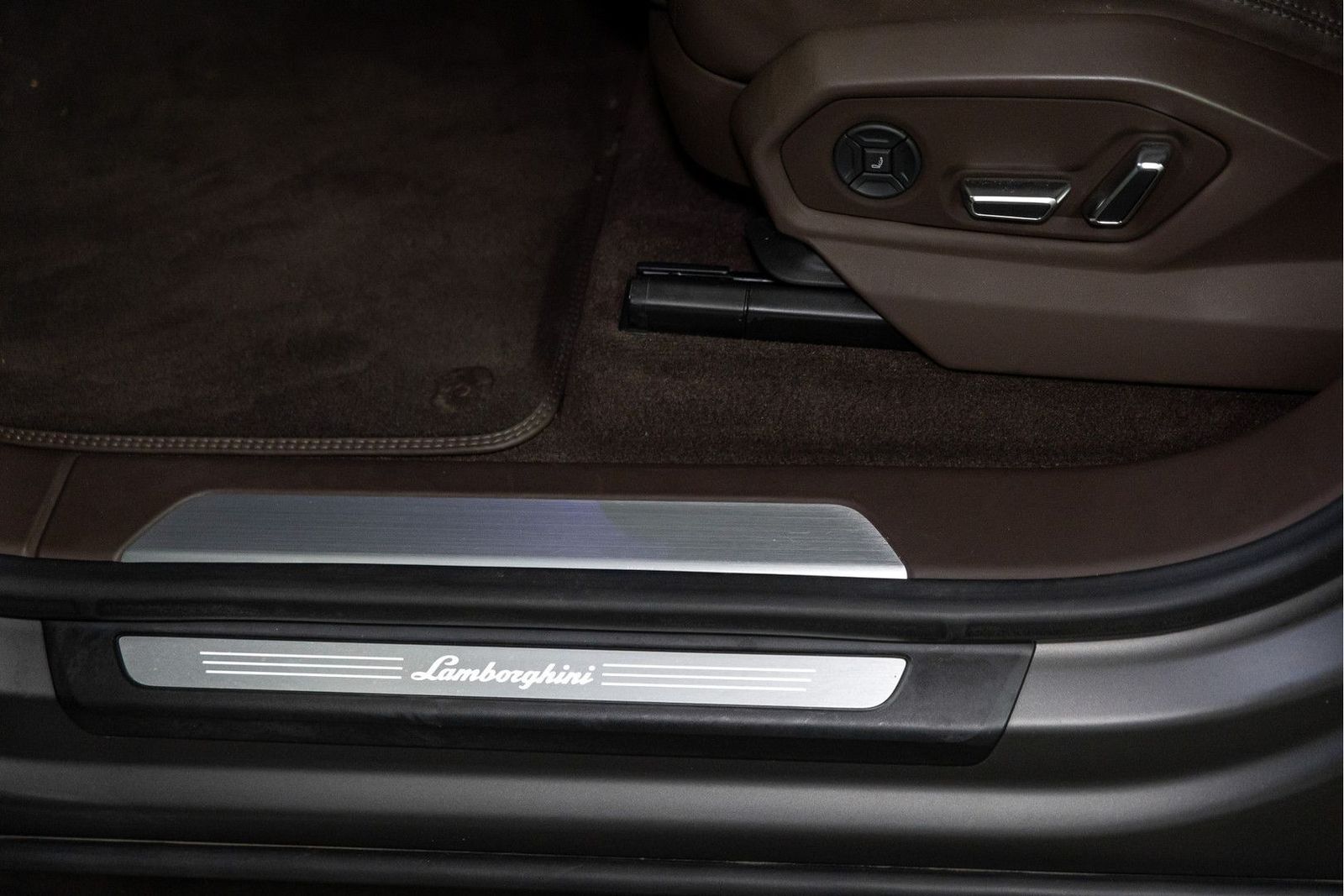 Lamborghini Urus S - Samsaru's Car Outlet