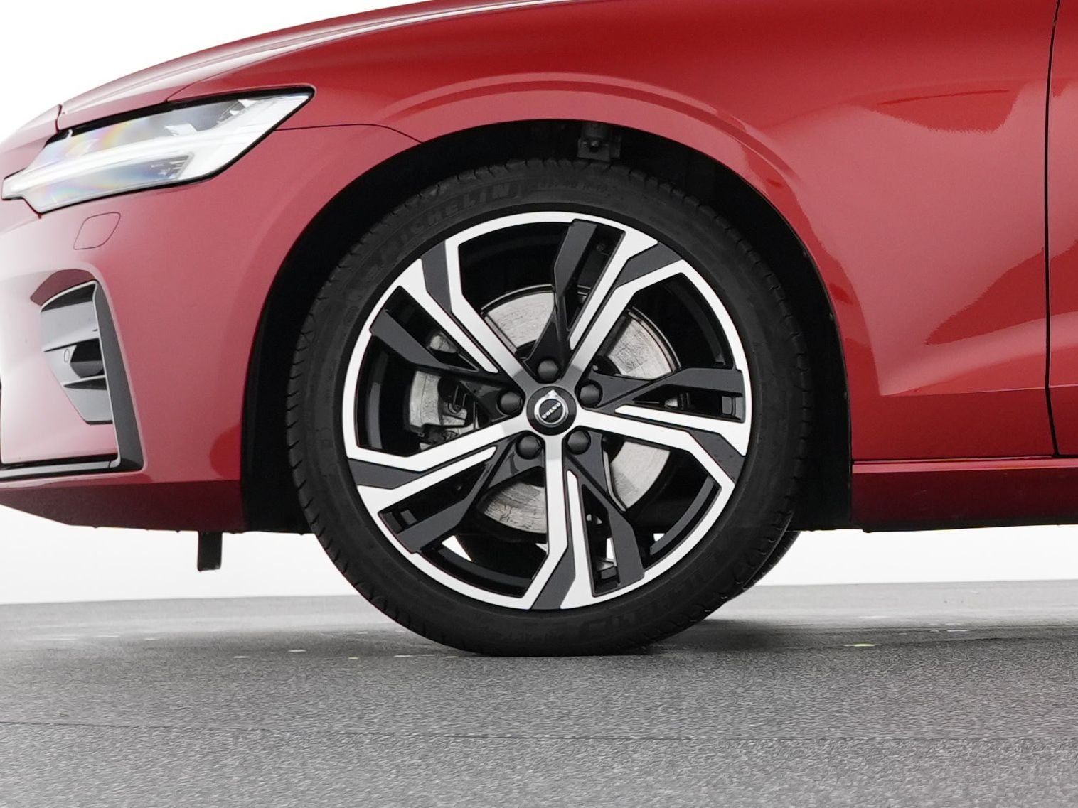 Volvo S60 B4 Benzin Plus Dark 19"+VOLL-LED+ACC+WSS-HZG
