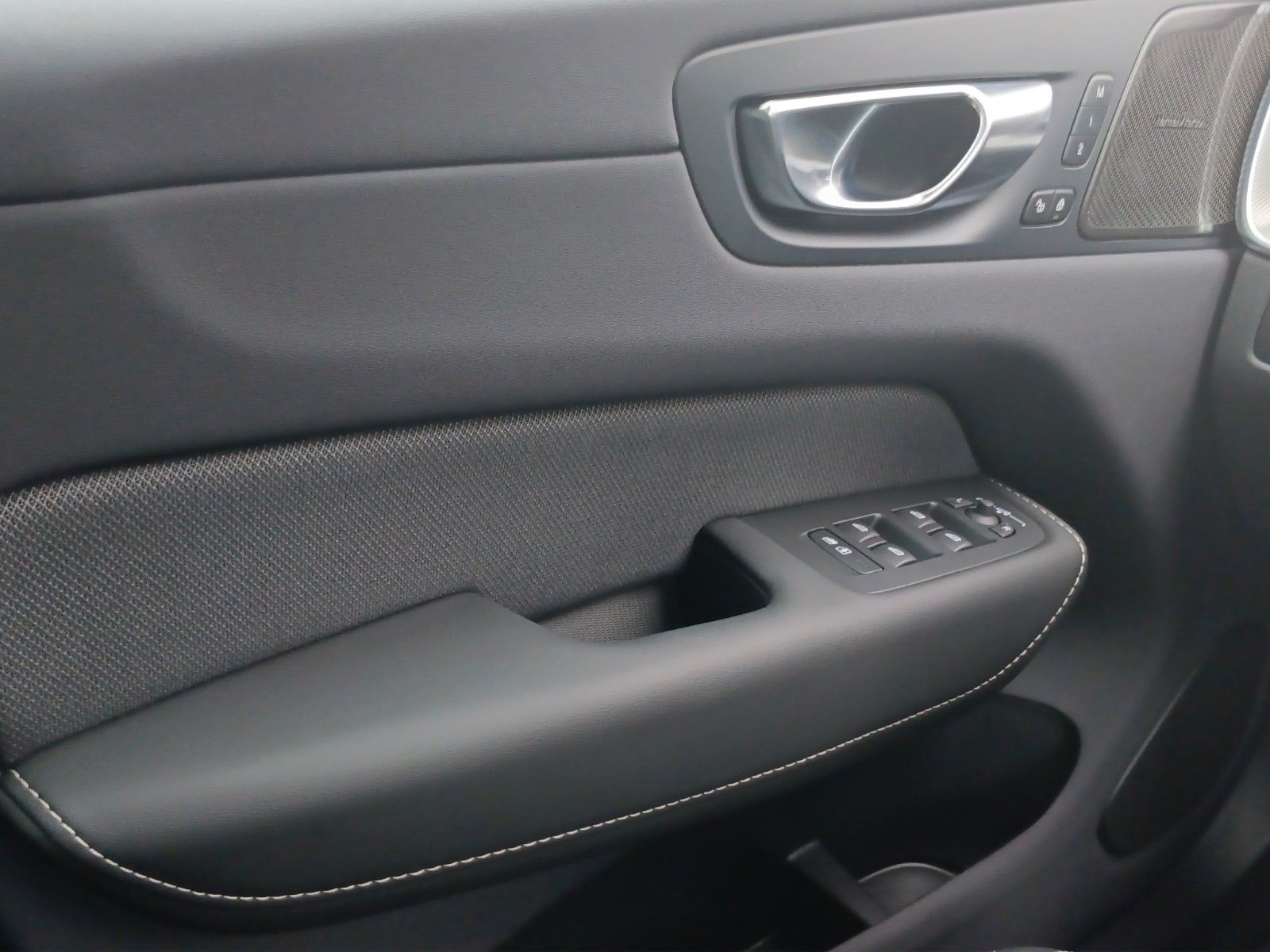 Volvo XC60 T6 AWD Plus Dark  360°/AHK/Pano/H&K