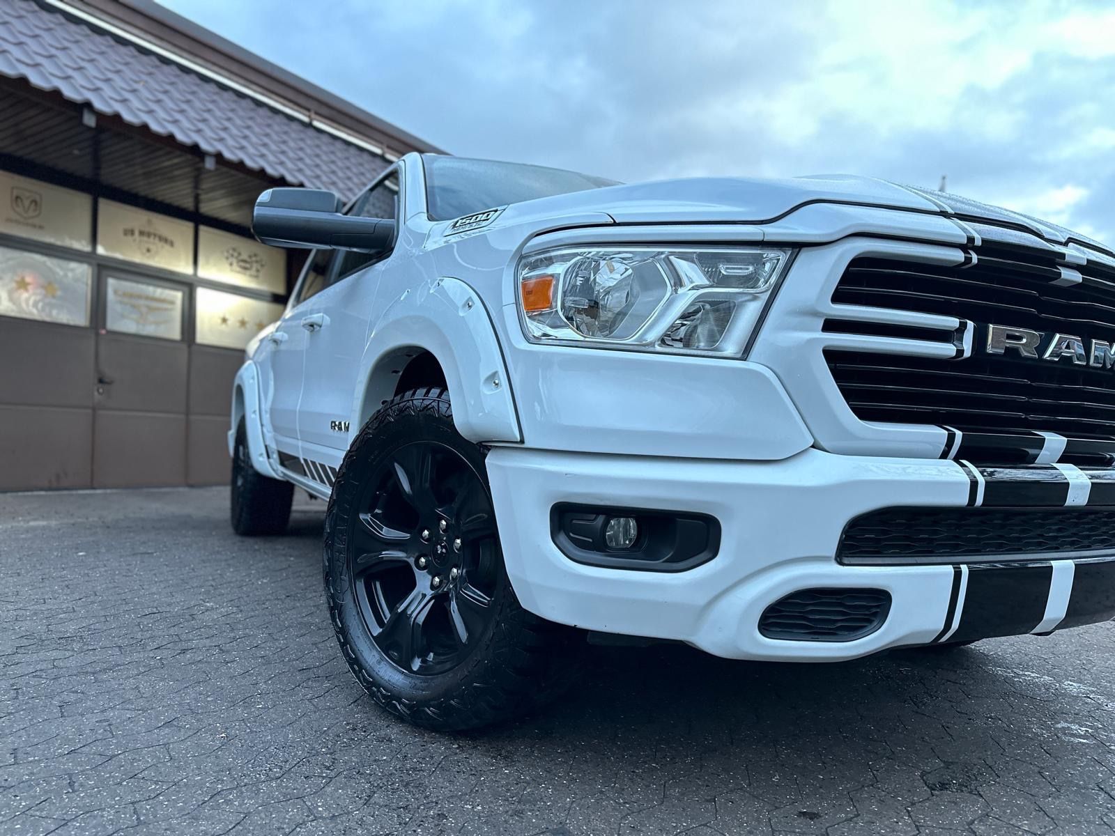 Dodge 5,7 V8*LIFT*LPG*AHK*NAVI*LED*LIFT*OFFROAD*SERVIC