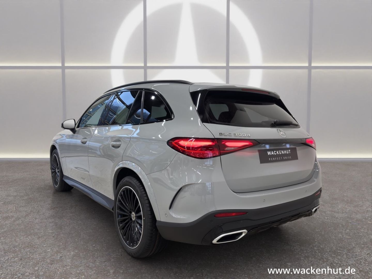 Mercedes-Benz GLC 300 d 4M EDITION AMG LINE NIGHT+AHK+PANO+DIS