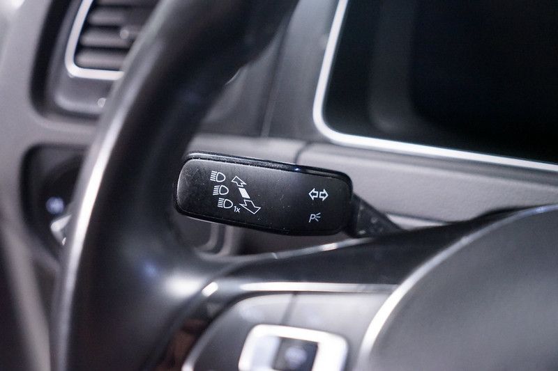 Volkswagen Golf 36 kWh Elektro - Samsaru's Car Outlet