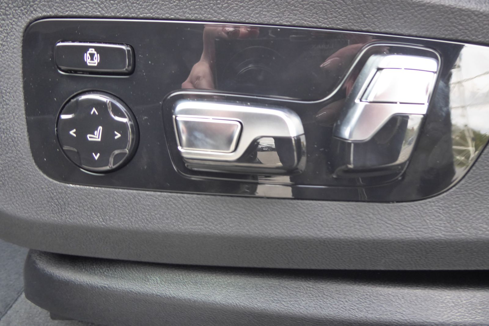 BMW X6 xDrive40d M Sport AHK HuD SH PANO 360°