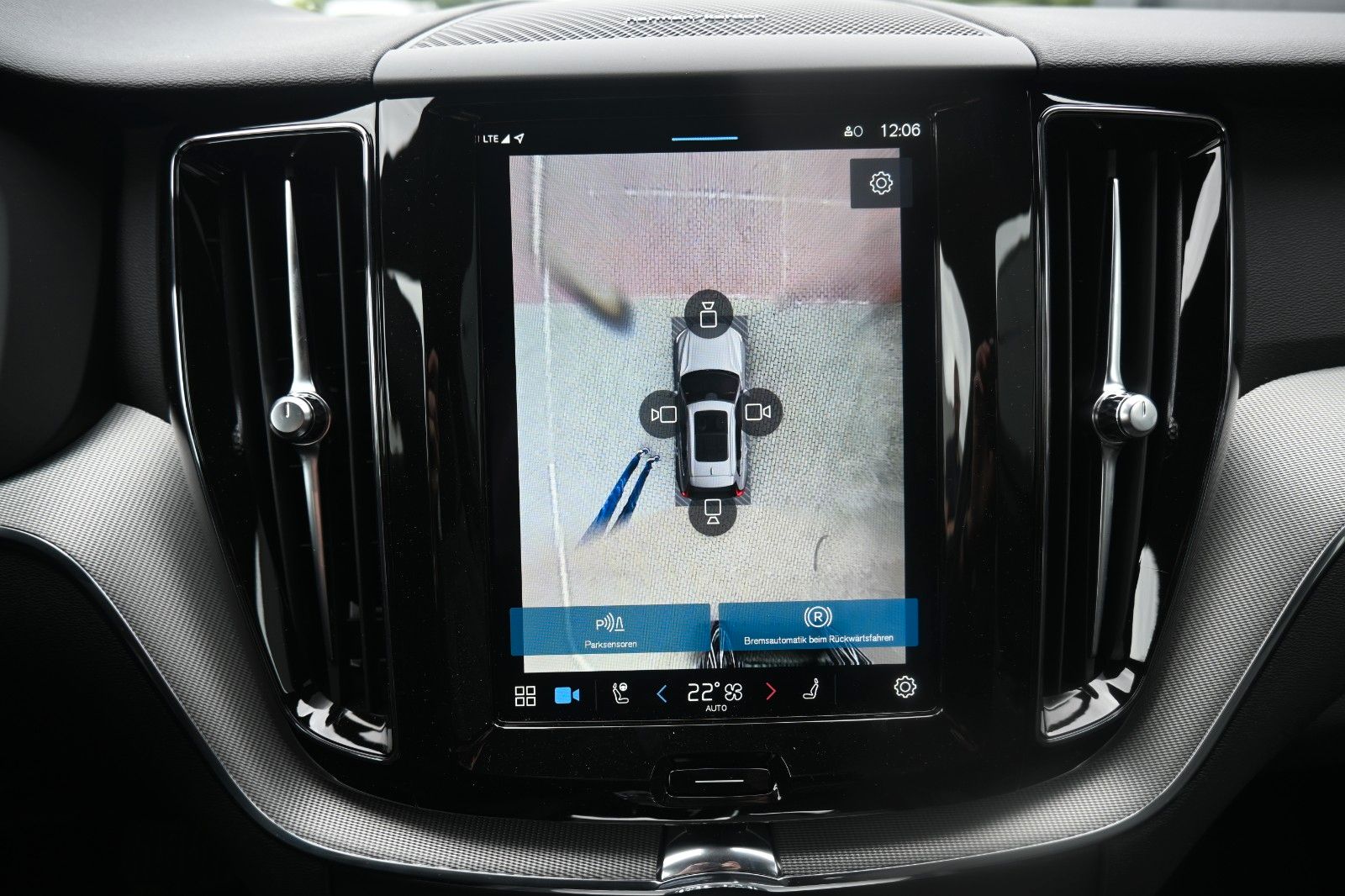 Volvo XC60 B4 D AWD Black *H&K*STDHZG*360°*ACC