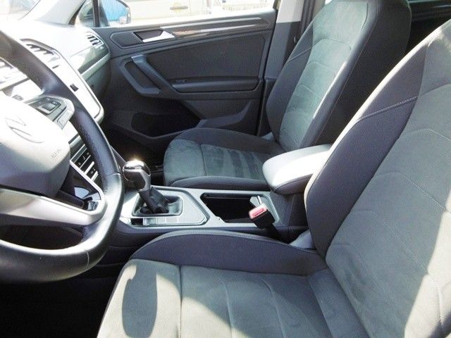 Volkswagen Tiguan 1.4 eHybrid Elegance - Samsaru's Car Outlet