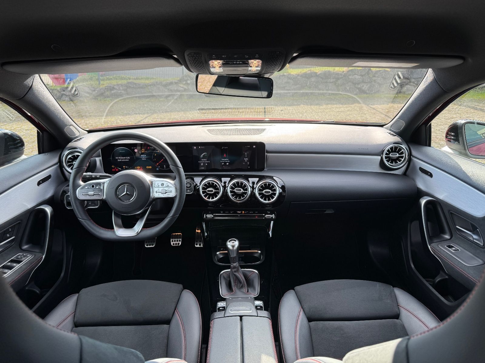 Mercedes-Benz A -Klasse 200 AMG-Line - Samsaru's Car Outlet