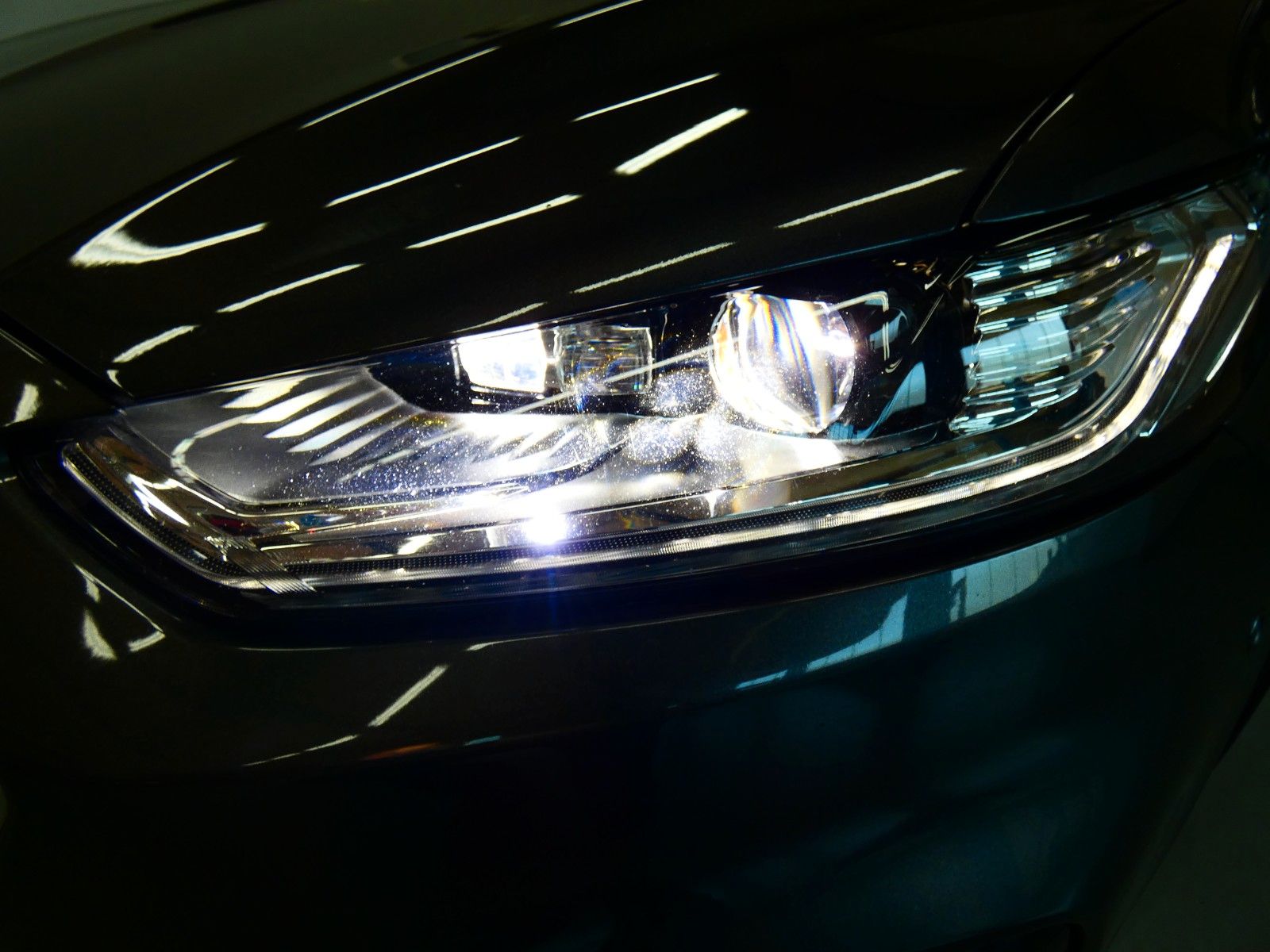 Ford Mondeo 2.0 Titanium - Samsaru's Car Outlet