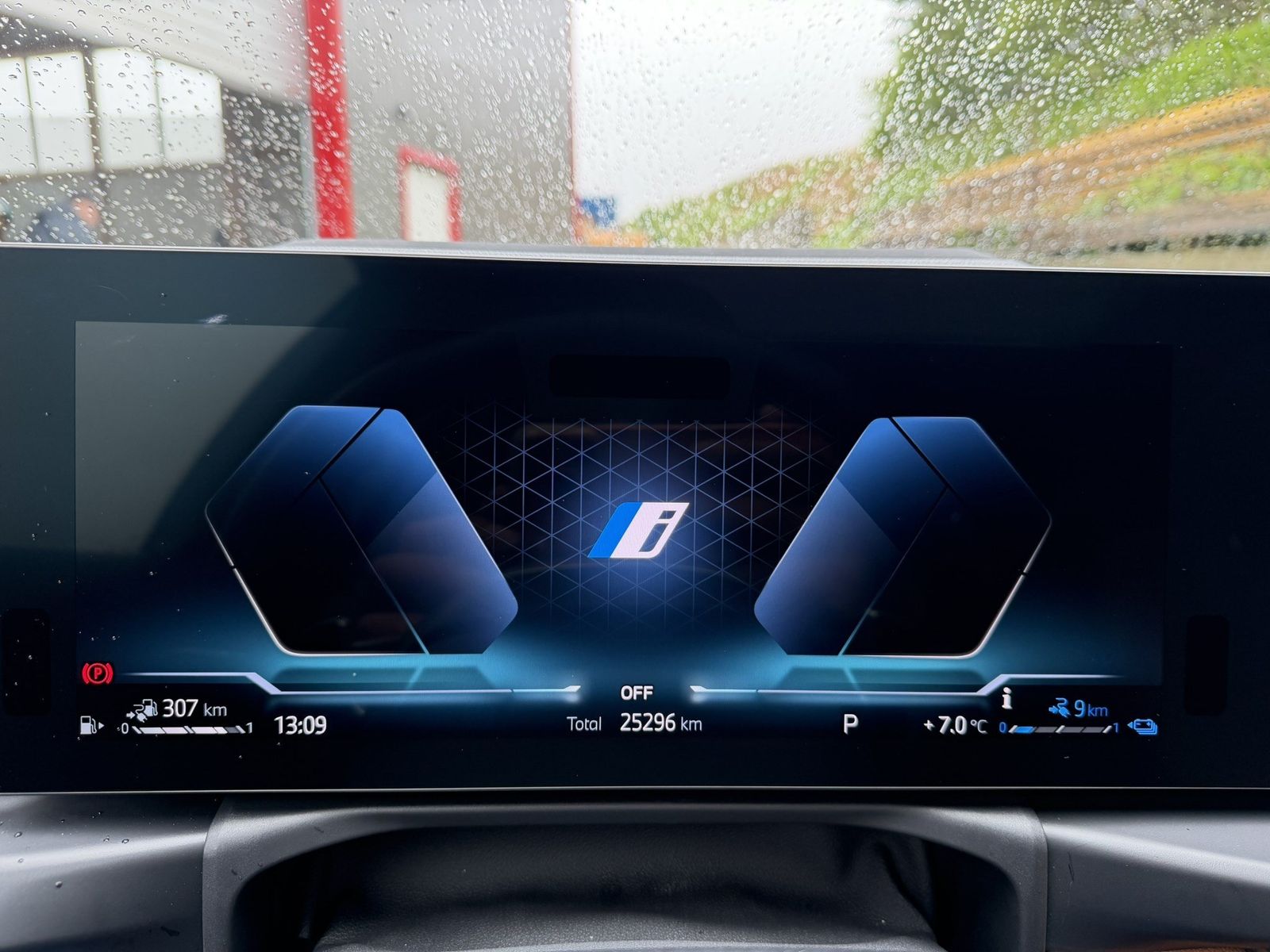 BMW 330e xDrive M Sport AHK Panorama eSitze HeadUp A