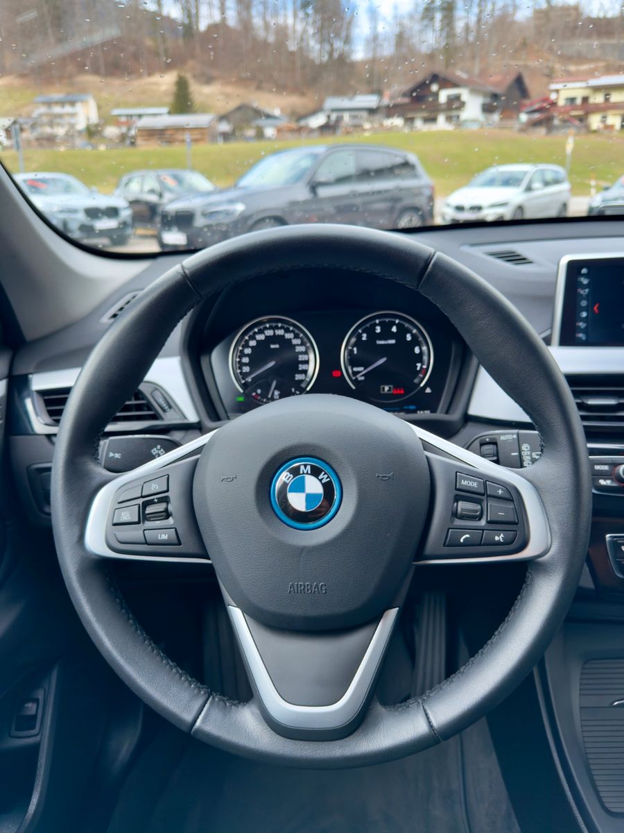 BMW X1 xDrive25e Business - Samsaru's Car Outlet