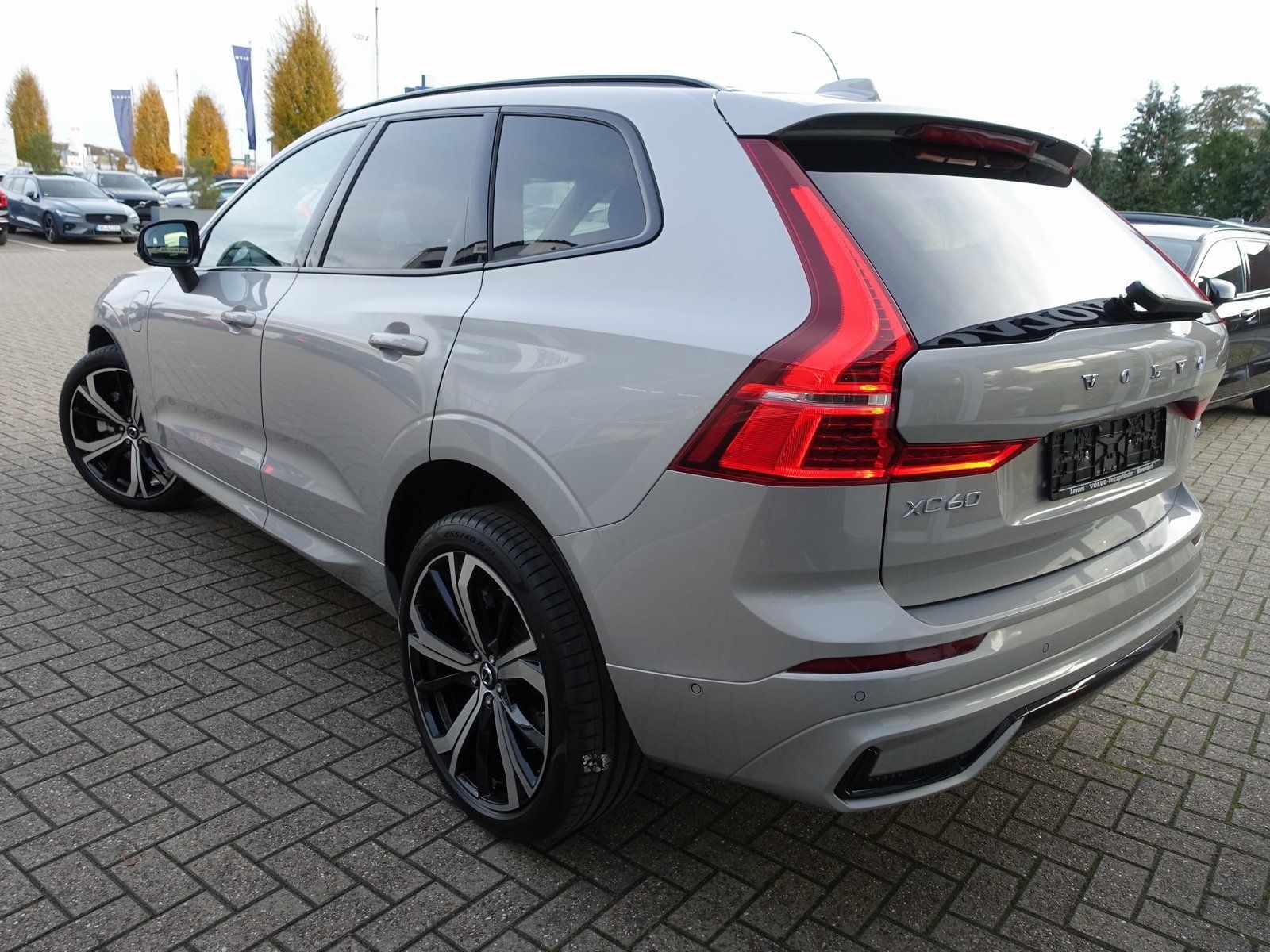 Volvo XC60 Ultra T8 AWD/Massage/B&W/FourC/AHK/360°/BLS