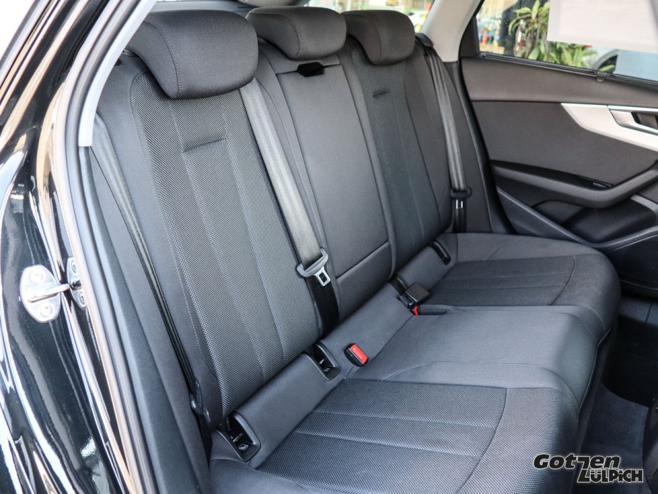 Audi A4 Avant 35 2.0 TFSI Navi Businesspaket - Samsaru's Car Outlet