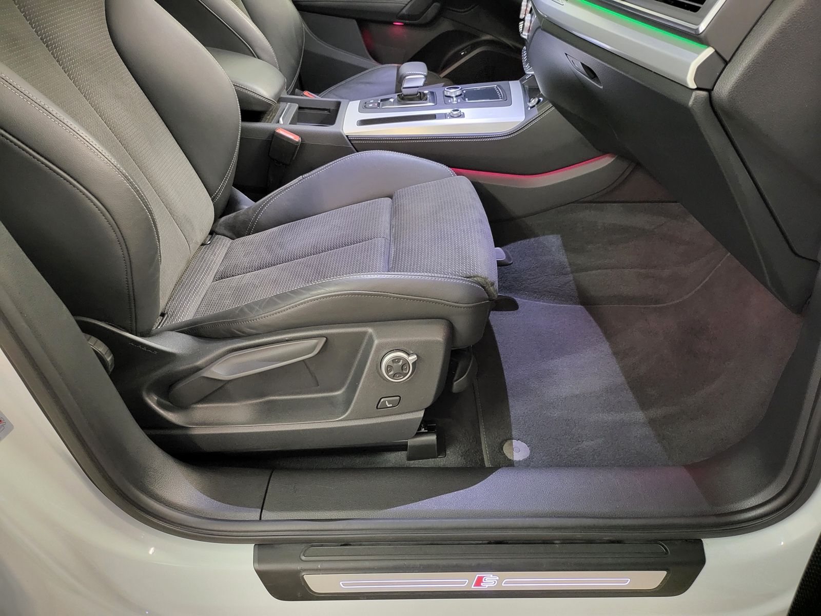 Audi Q5 55 TFSI e S-LINE S tronic quattro BI-Color