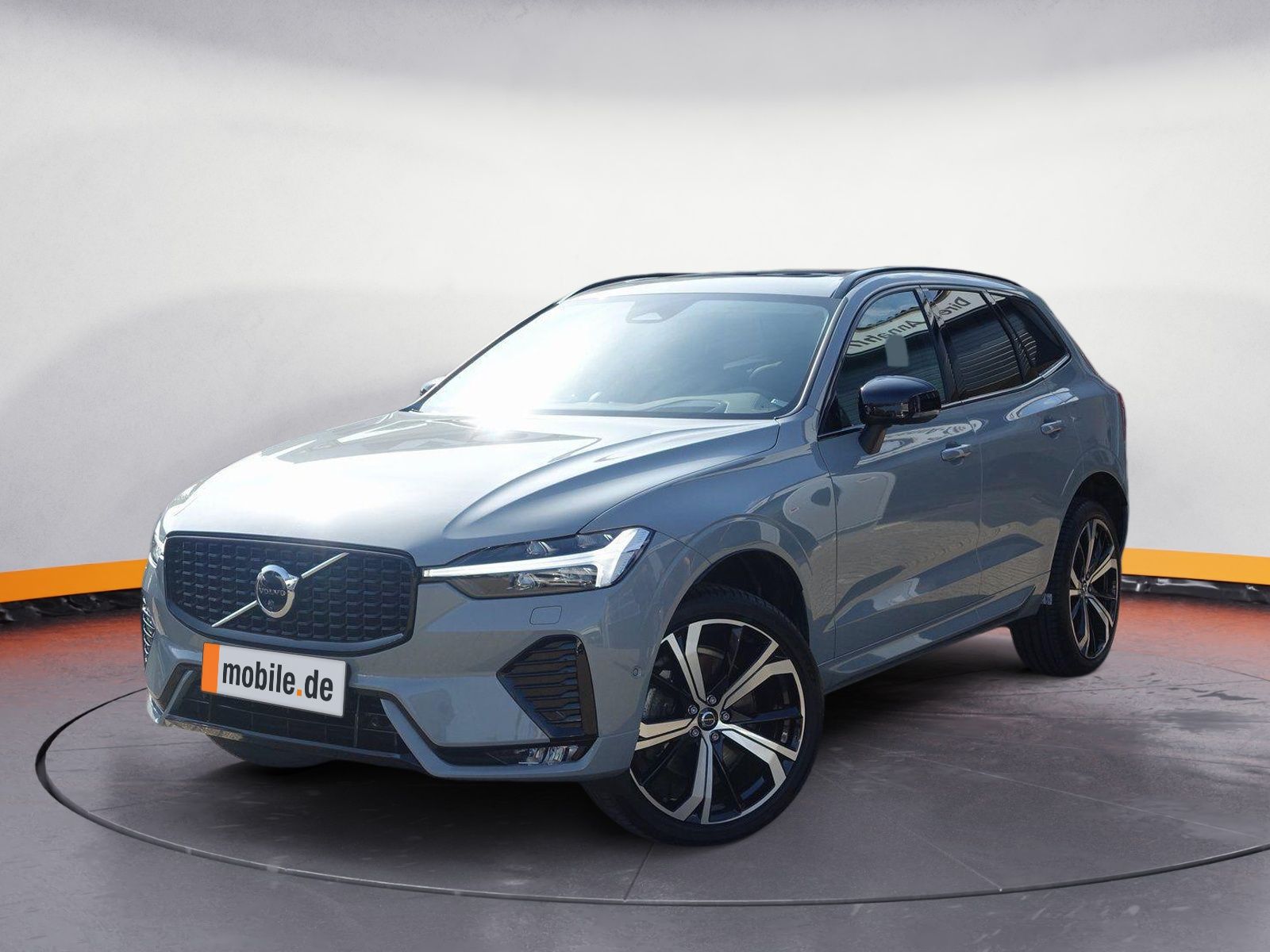 Volvo XC60 Ultra B5 AWD Dark - Samsaru's Car Outlet
