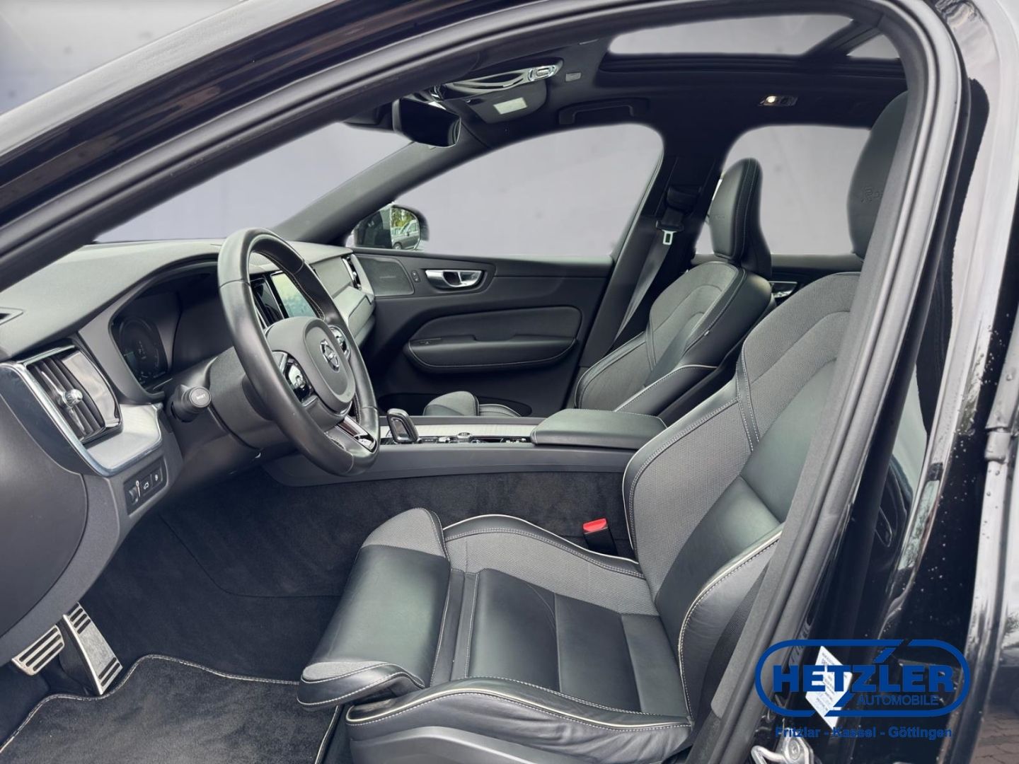 Volvo XC60 R Design Plug-In Hybrid AWD T8 Twin Engine