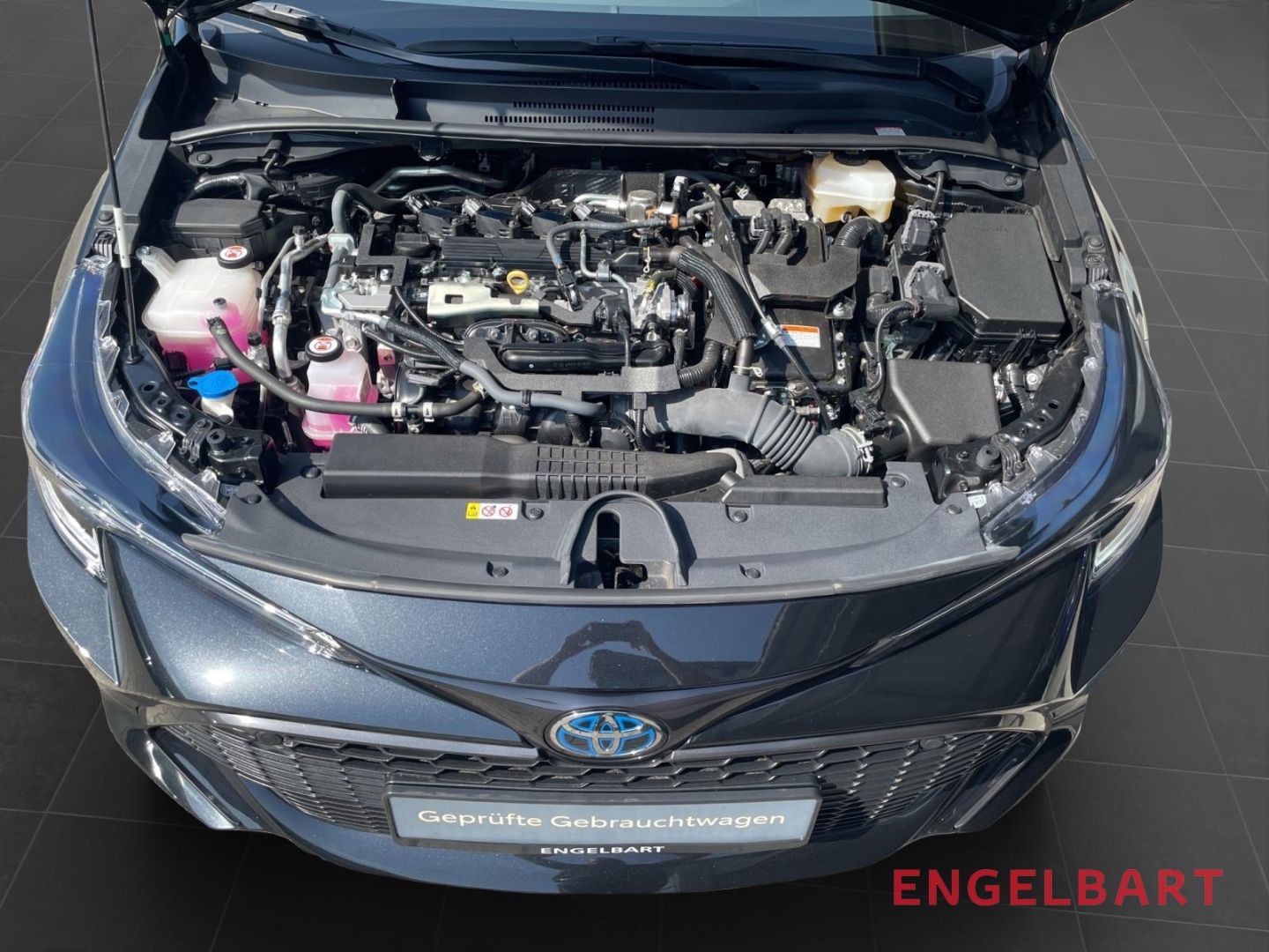 Toyota Corolla Touring Sports 2.0 Hybrid - Samsaru's Car Outlet