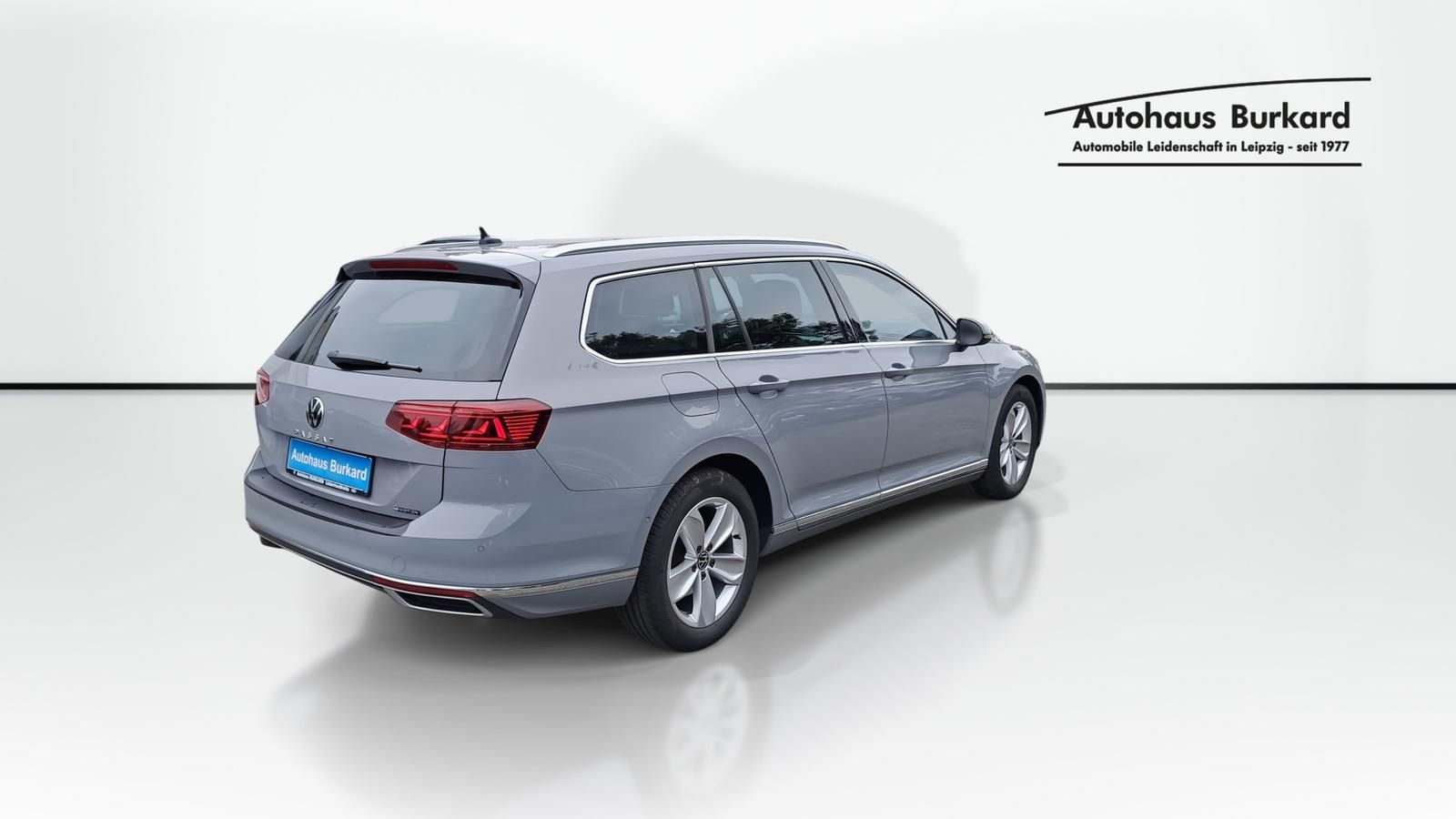 Volkswagen Passat Elegance 2.0 TDI+200PS+4M+Navi+RFK+Standh