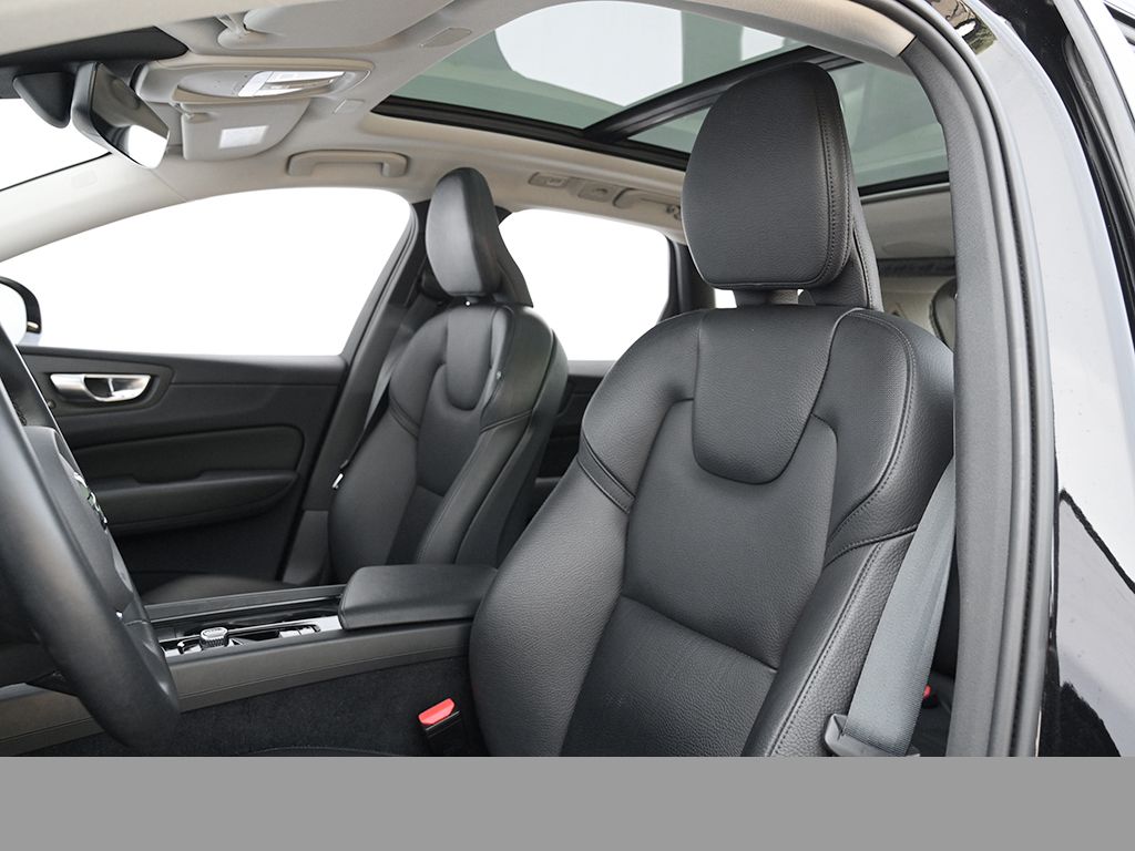 Volvo XC60 B4 Plus Dark - Samsaru's Car Outlet