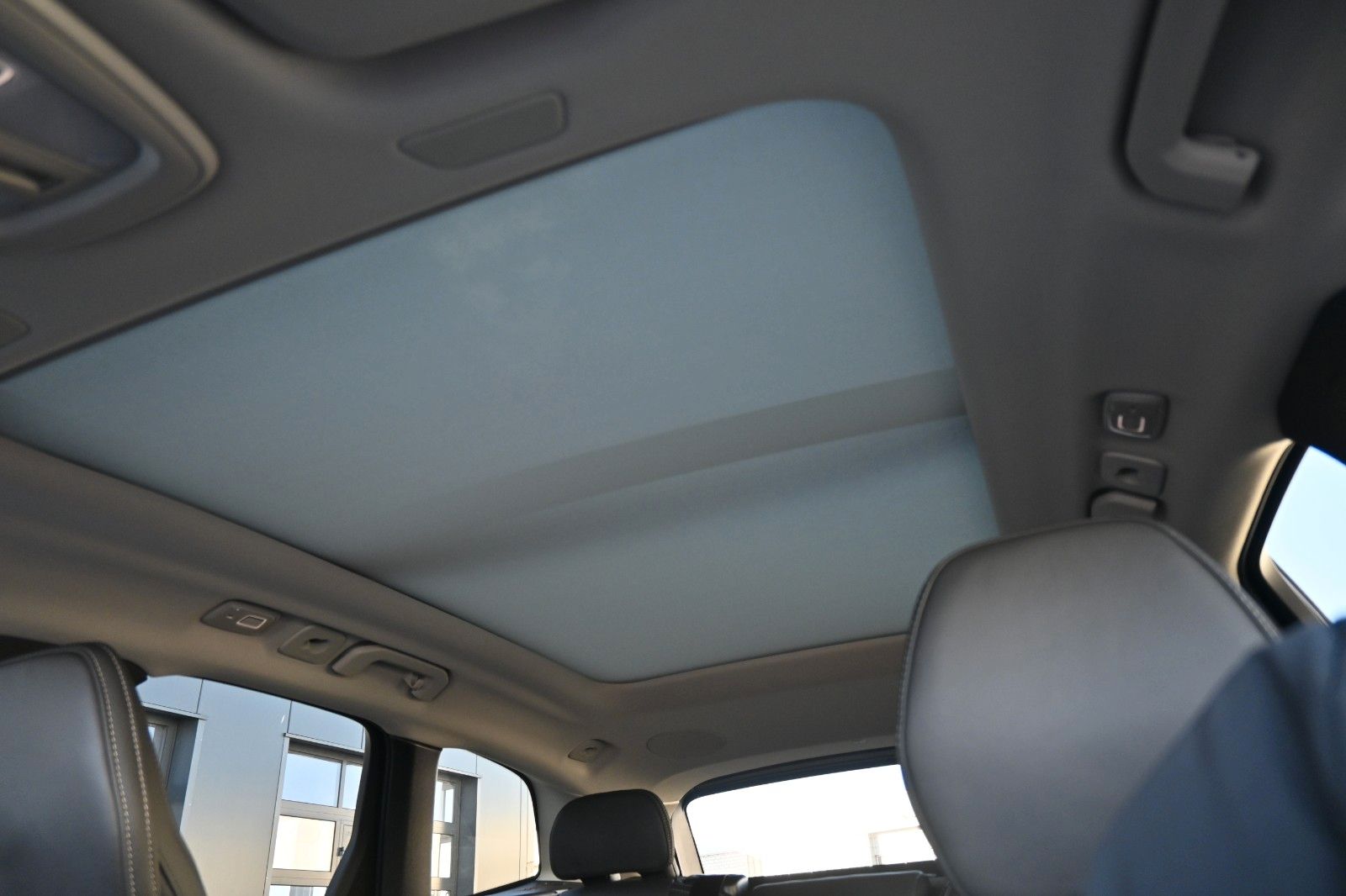 Volvo XC60 B5 B AWD Ultra Dark*PANO*360°*LUFT*ACC*AHK