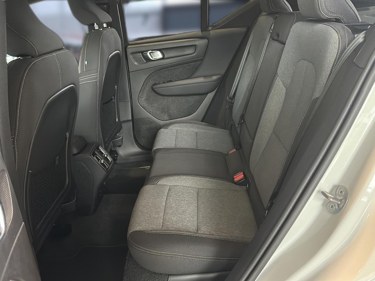 Volvo XC 40 Core 2WD Bluetooth Navi LED Klima