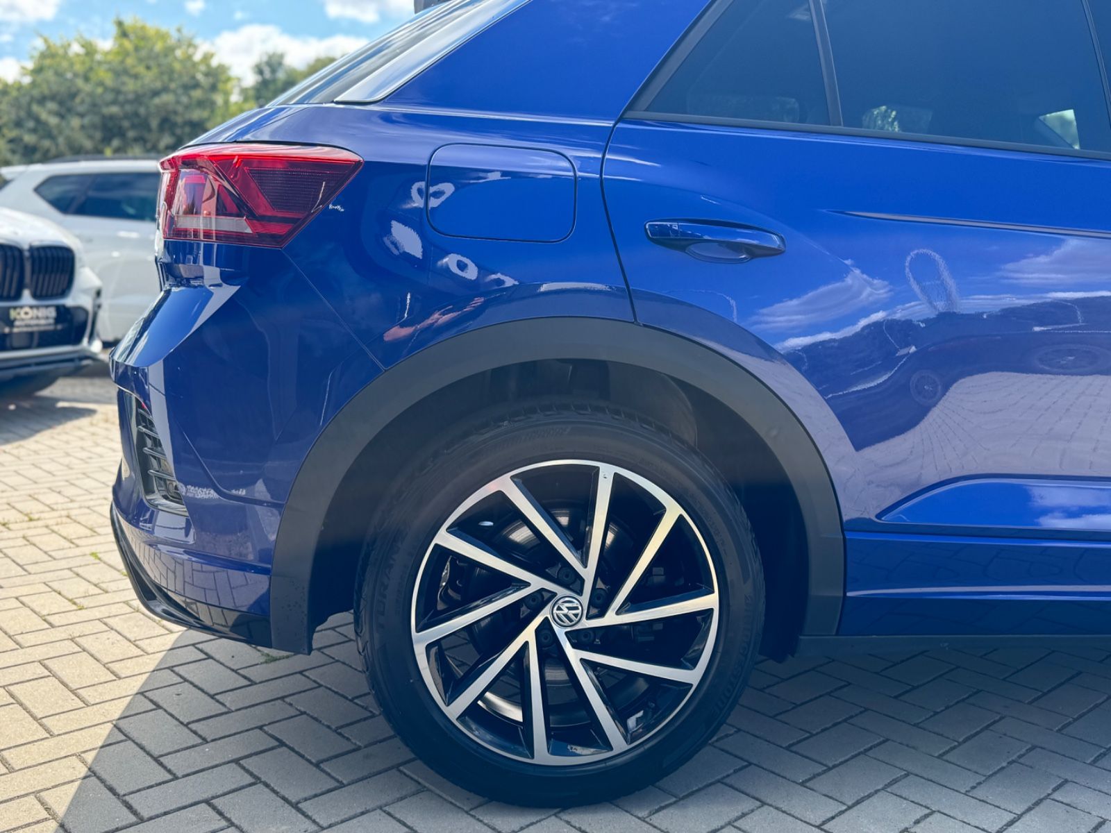 Volkswagen T-Roc R 4Motion - Samsaru's Car Outlet