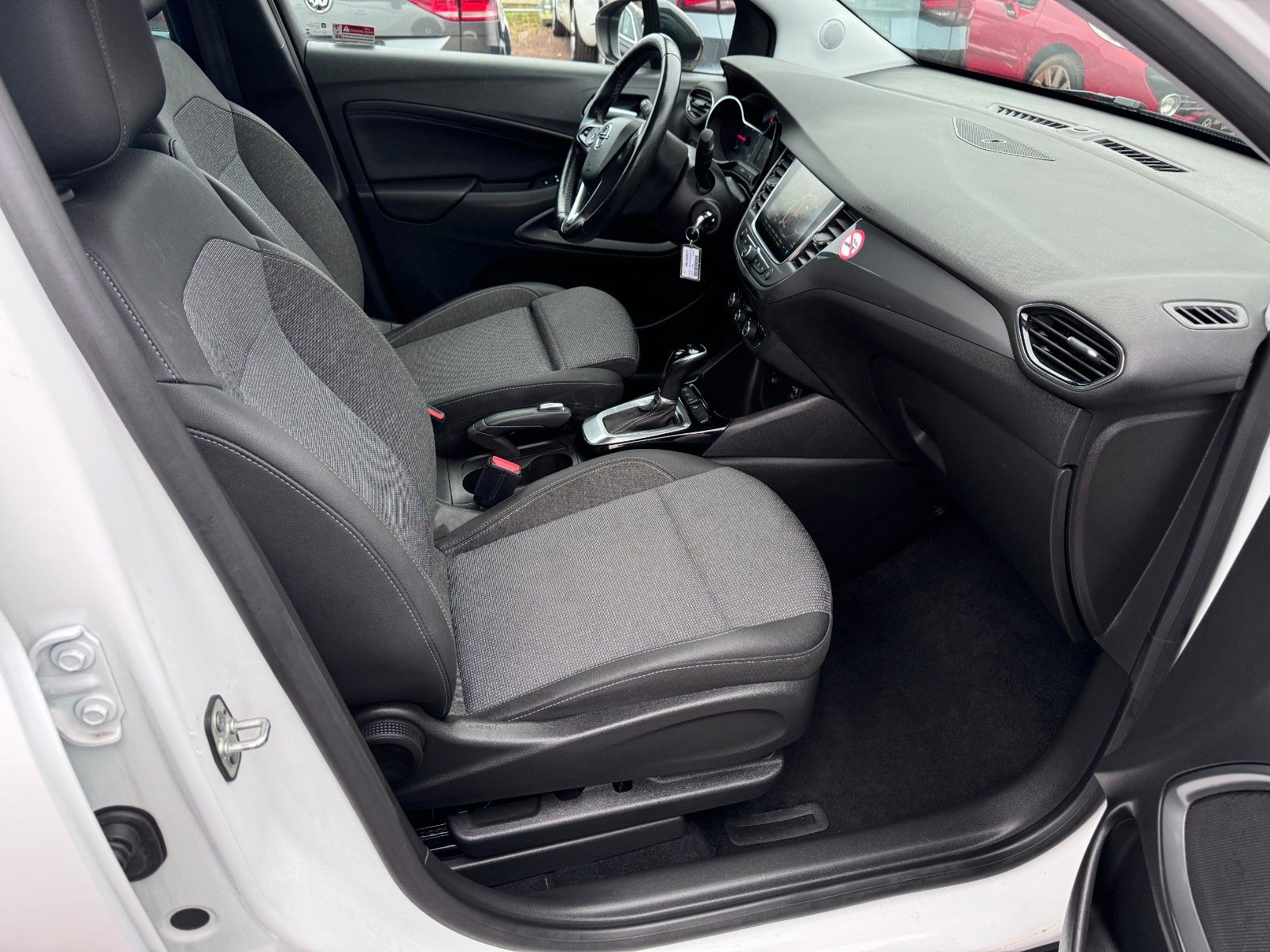 Opel Crossland Elegance - Samsaru's Car Outlet