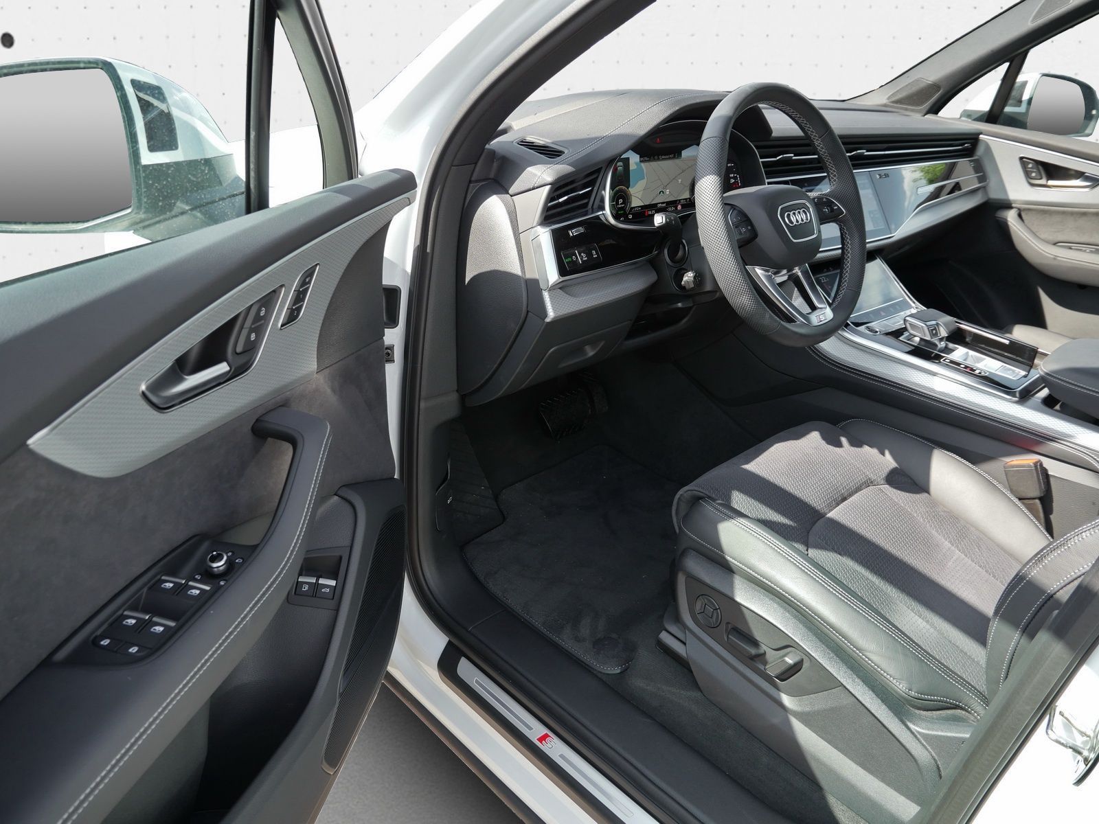 Audi Q7 55 TFSIe qu. S line Air*HuD*Panop*AHK*B&O*ACC
