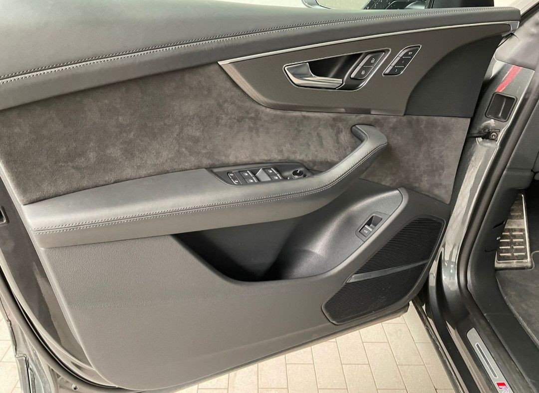 Audi RSQ8 KERAMIK-HEAD UP-CARBONPAKET-RS SPORTABGAS