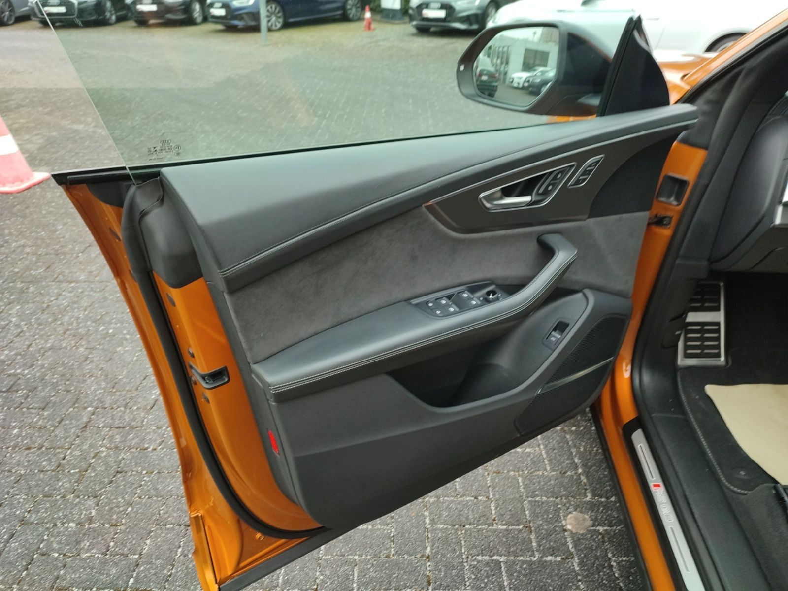 Audi RS Q8 4.0 TFSI quattro*Matrix*B&O*HeadUp*Standhe