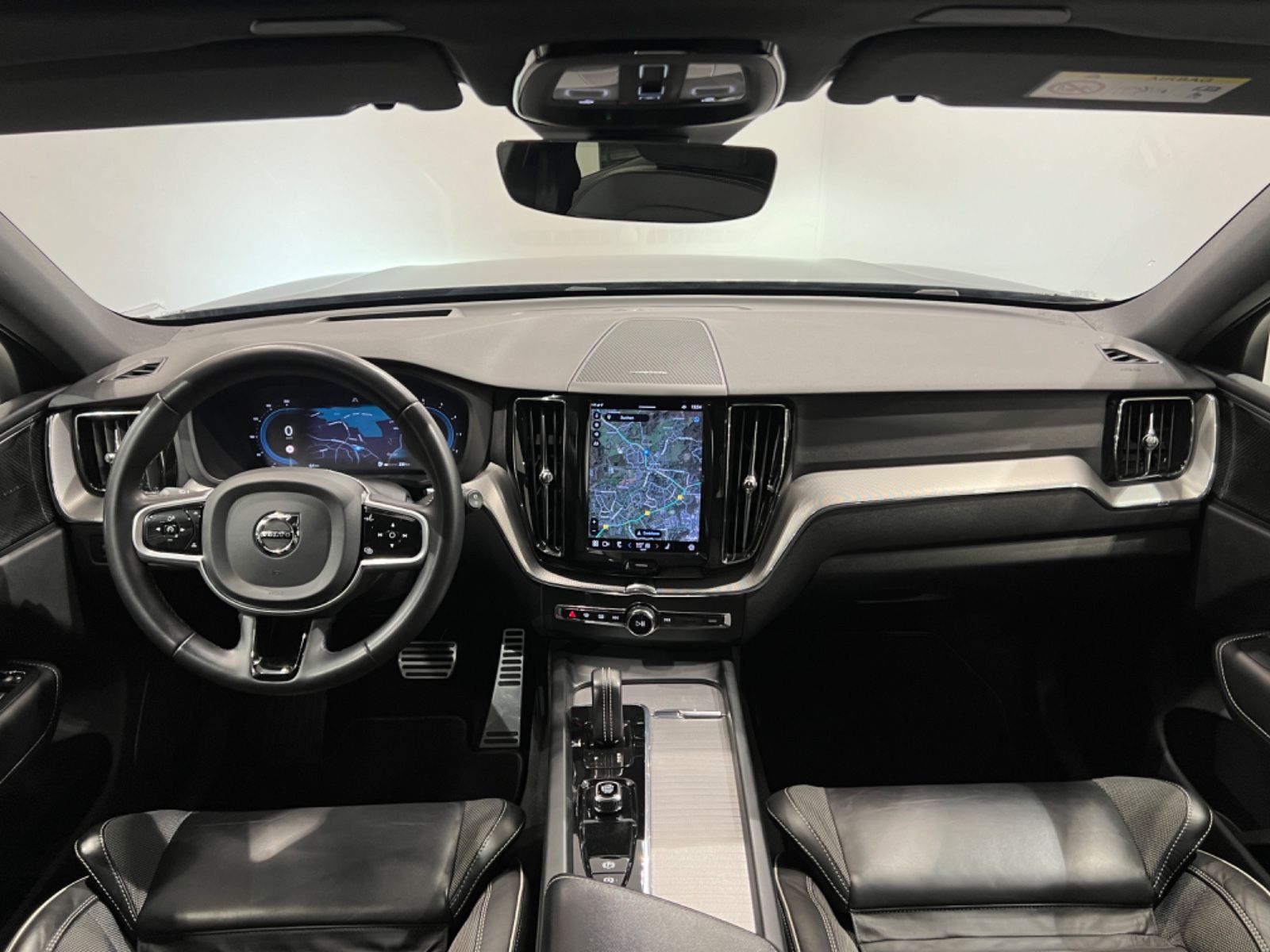 Volvo XC60 R Design AWD - Samsaru's Car Outlet
