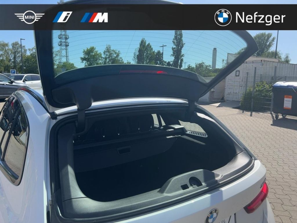 BMW 318 i Touring M Sport Driving Assistant 360°