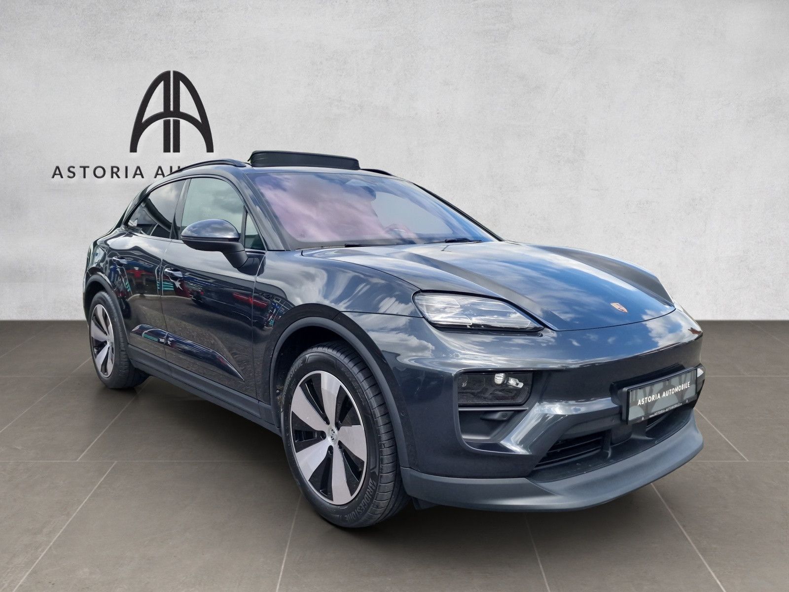 Porsche Macan 4 - Samsaru's Car Outlet