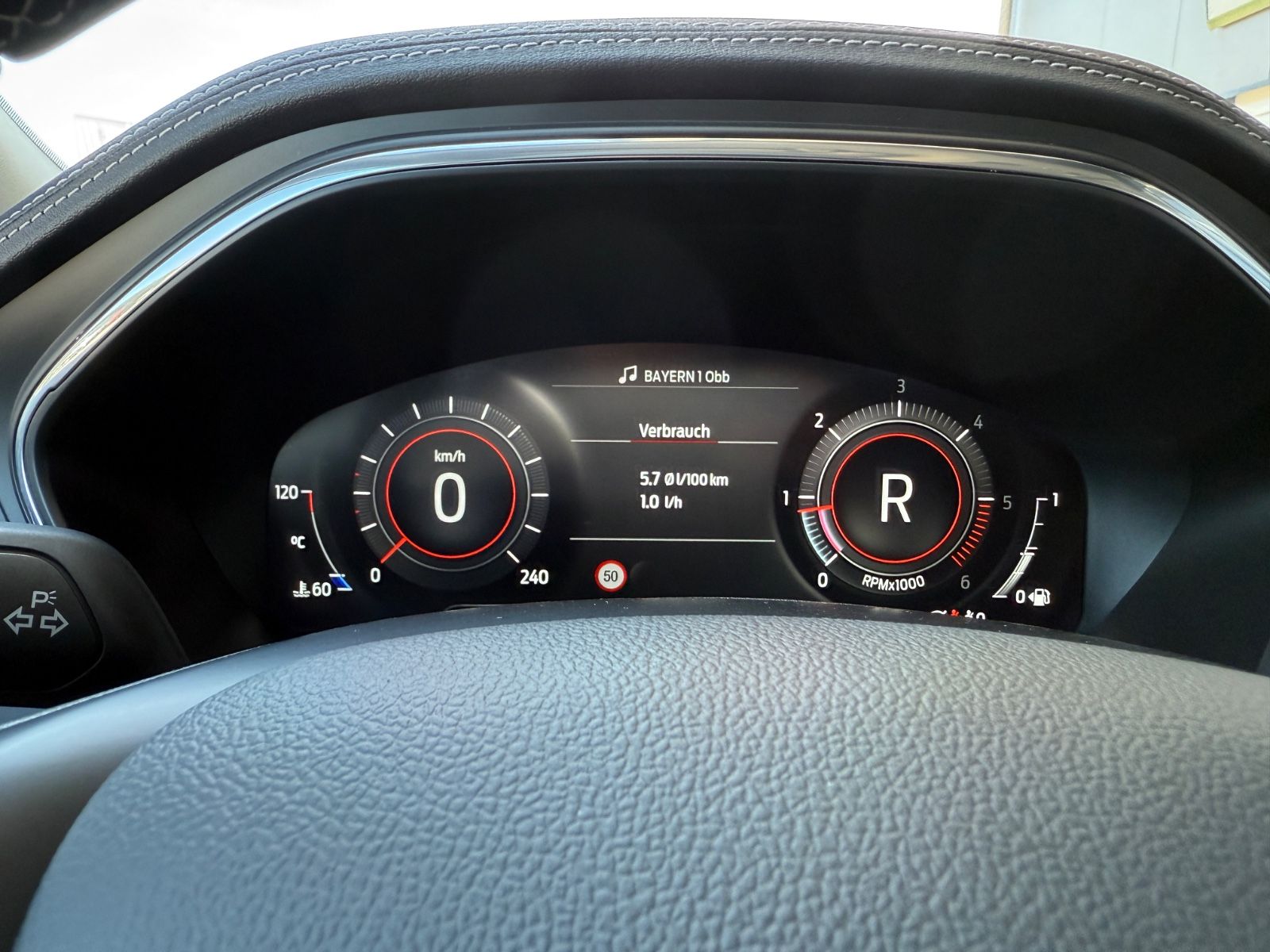 Ford Focus 2.0 Vignale - Samsaru's Car Outlet