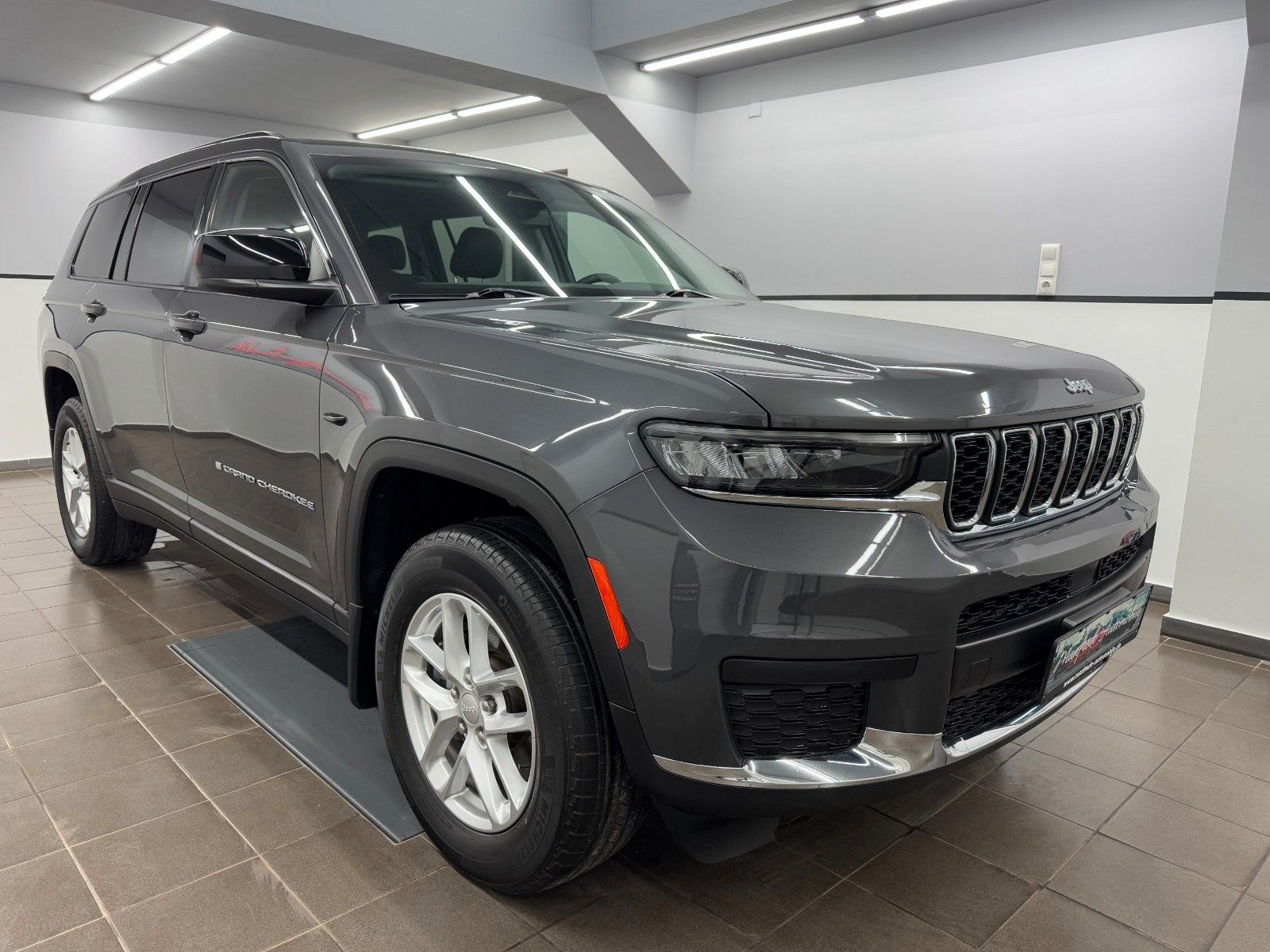Jeep Grand Cherokee L Laredo 4x4/Unfallfrei!/Akh-3,1T