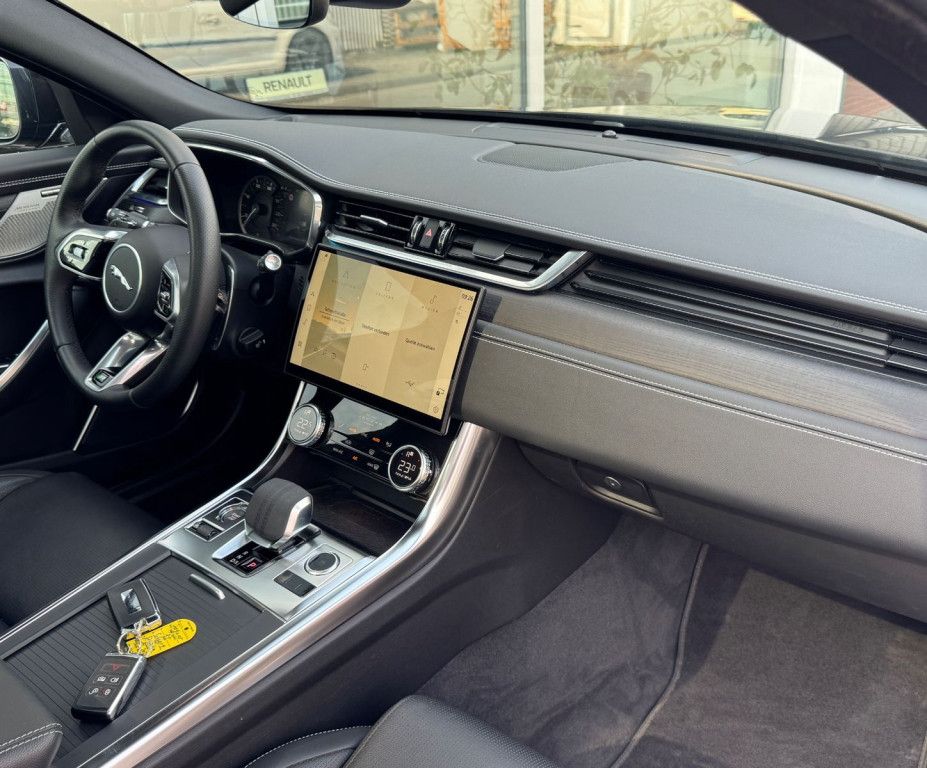 Jaguar XF Sportbrake R-Dynamic Black AWD Pano/Meridian