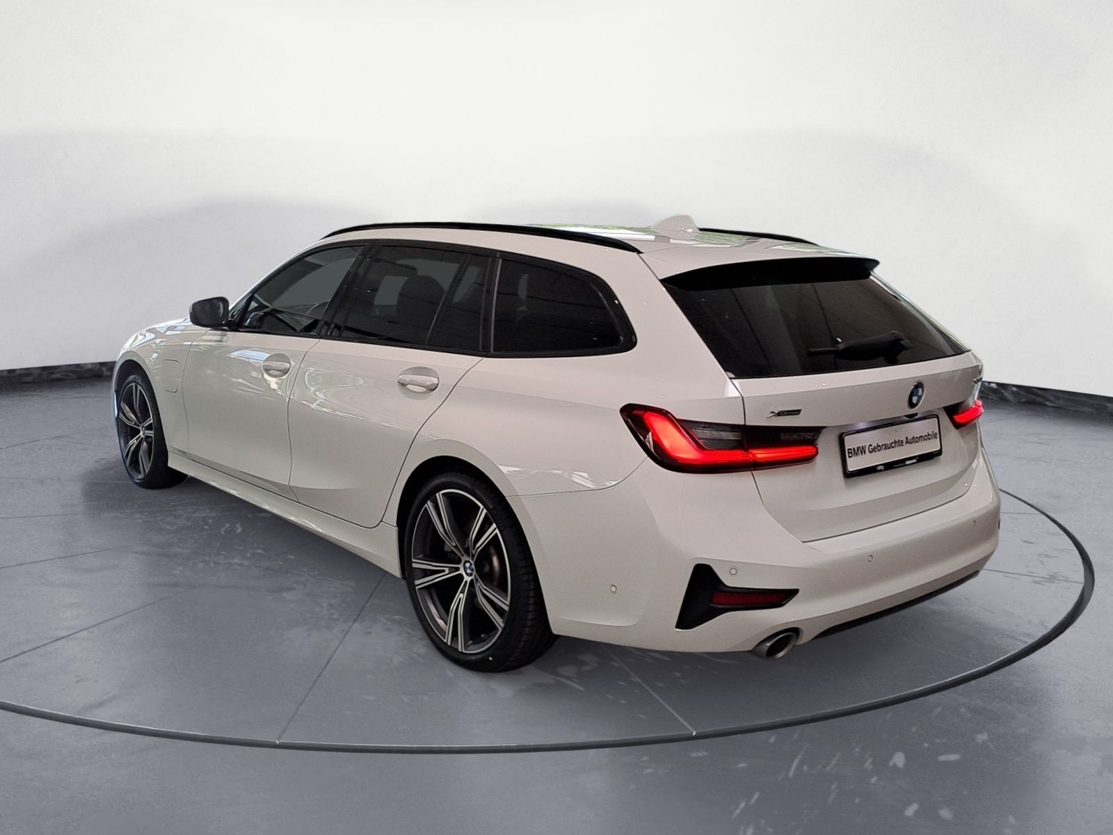 BMW 330e xDrive Touring Sport Line - Samsaru's Car Outlet