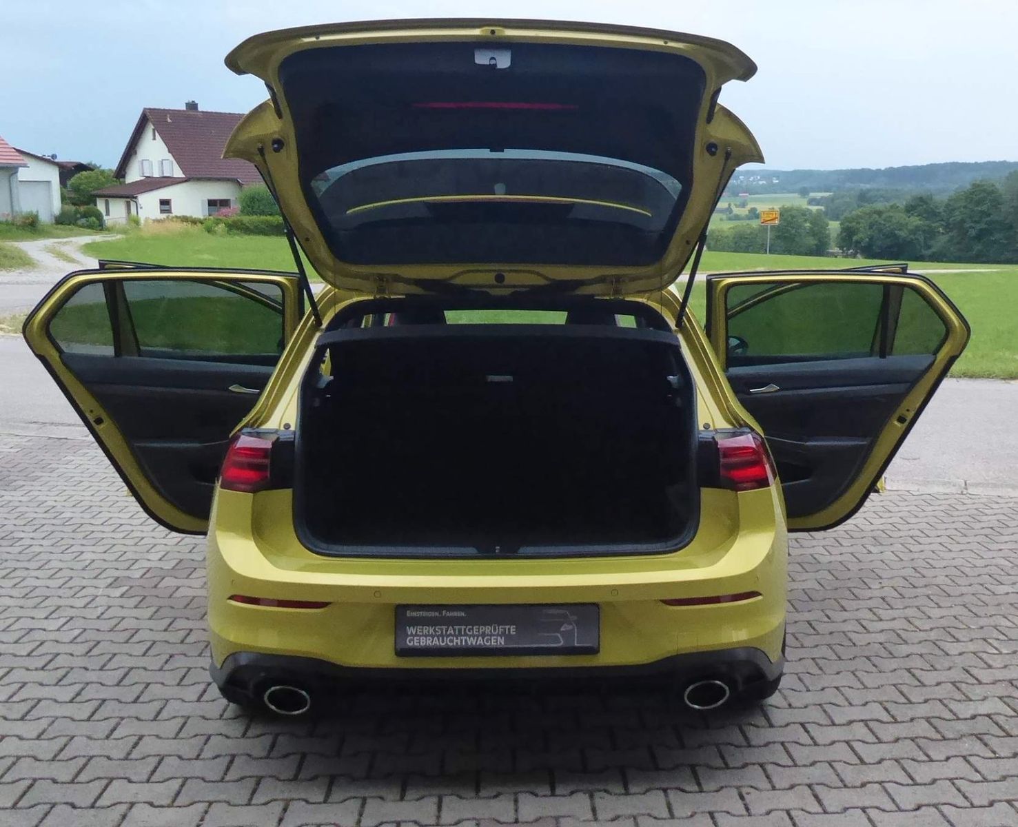 Volkswagen Golf VIII GTI Clubsport - Samsaru's Car Outlet