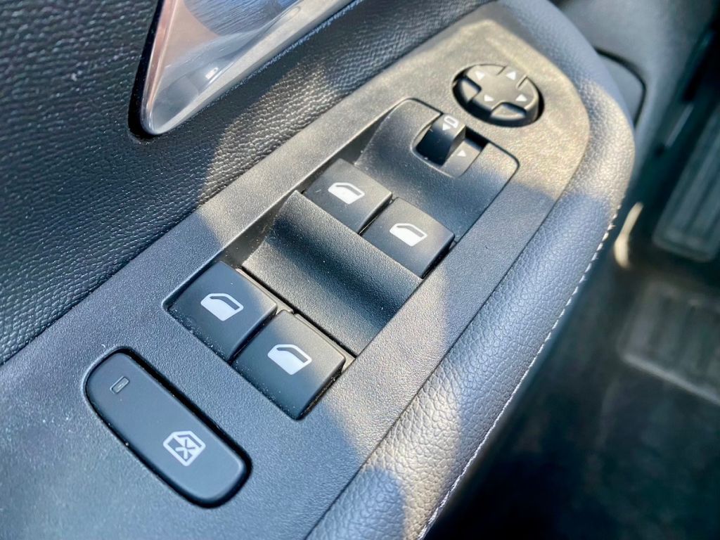 Opel Mokka 1.2 - Samsaru's Car Outlet