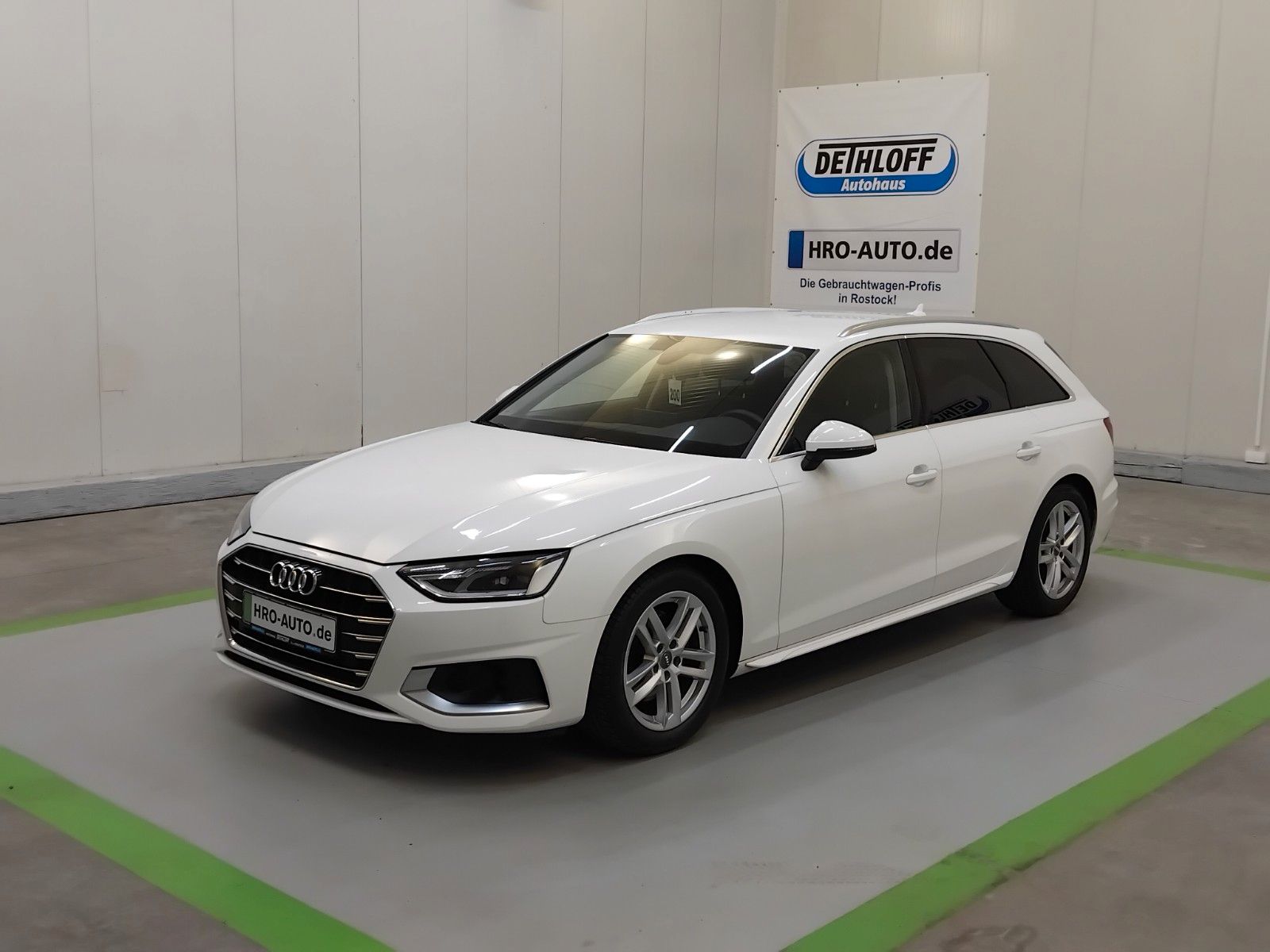 Audi A4 Avant 40 2.0 TFSI advanced - Samsaru's Car Outlet