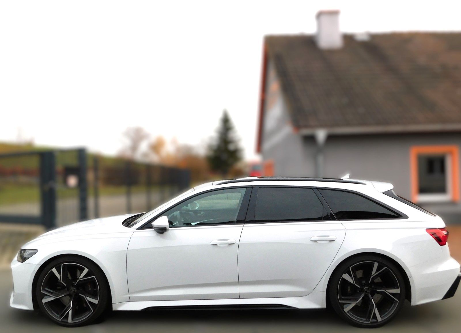 Audi RS6 4.0 DYNAMIK HUD PANO LASER B&O 22 Zoll