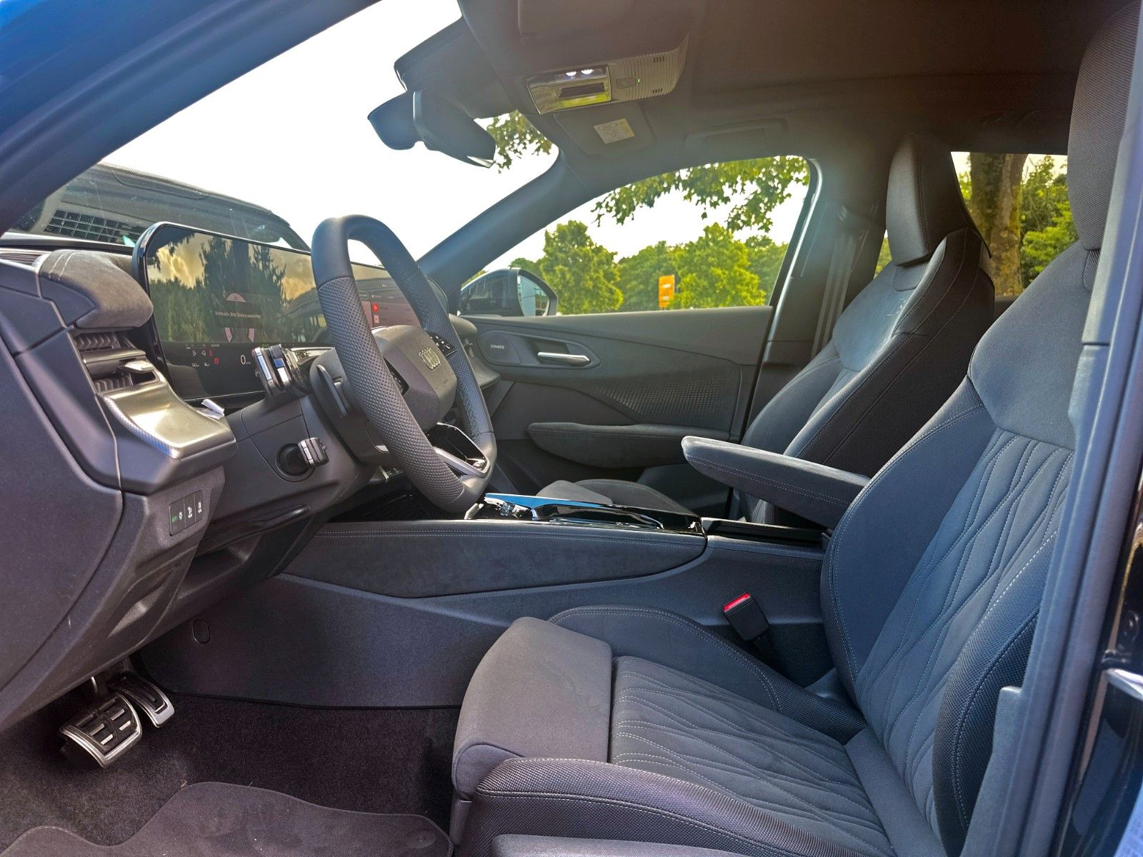 Audi Q3 SUV e-hybrid AHK S-LINE PANO TECH PRO MATRIX