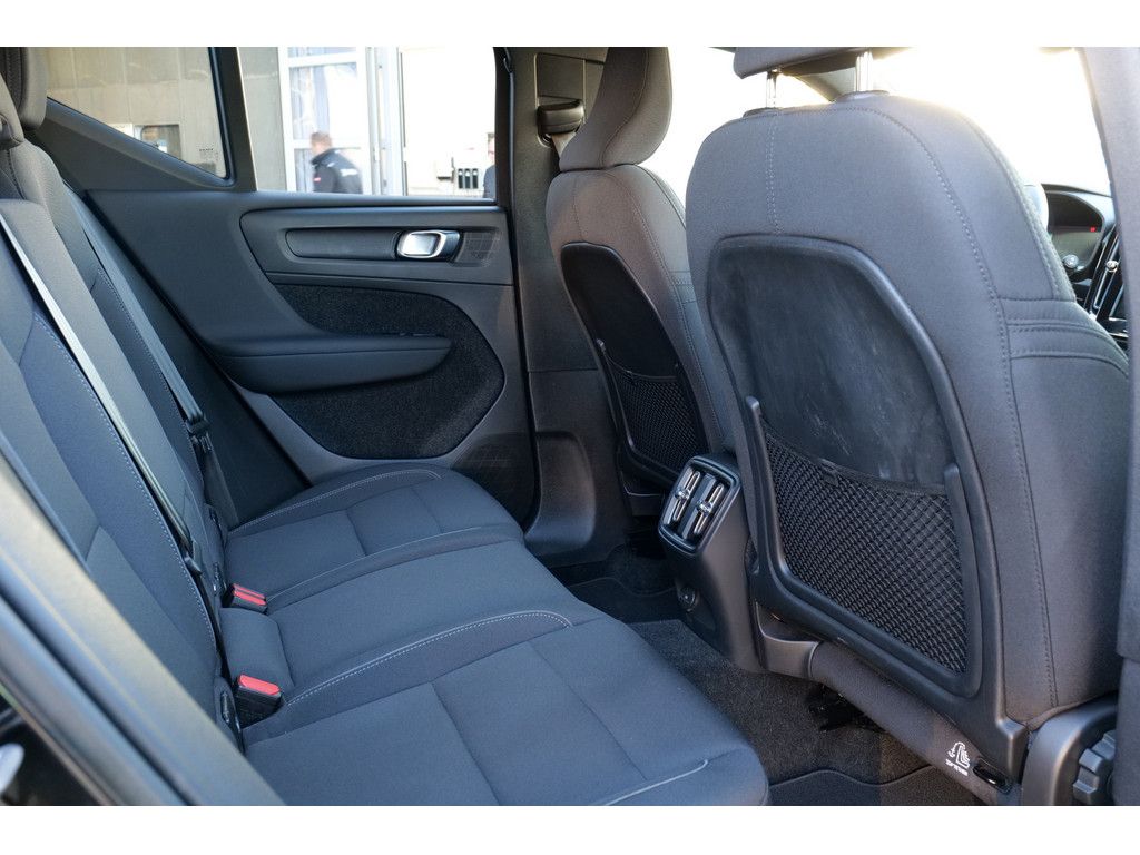 Volvo XC40 Plus Recharge Pure Electric 2WD