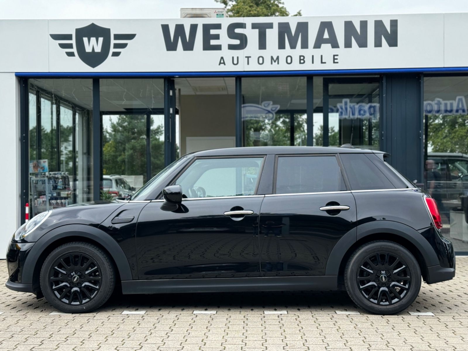 MINI Cooper - Samsaru's Car Outlet