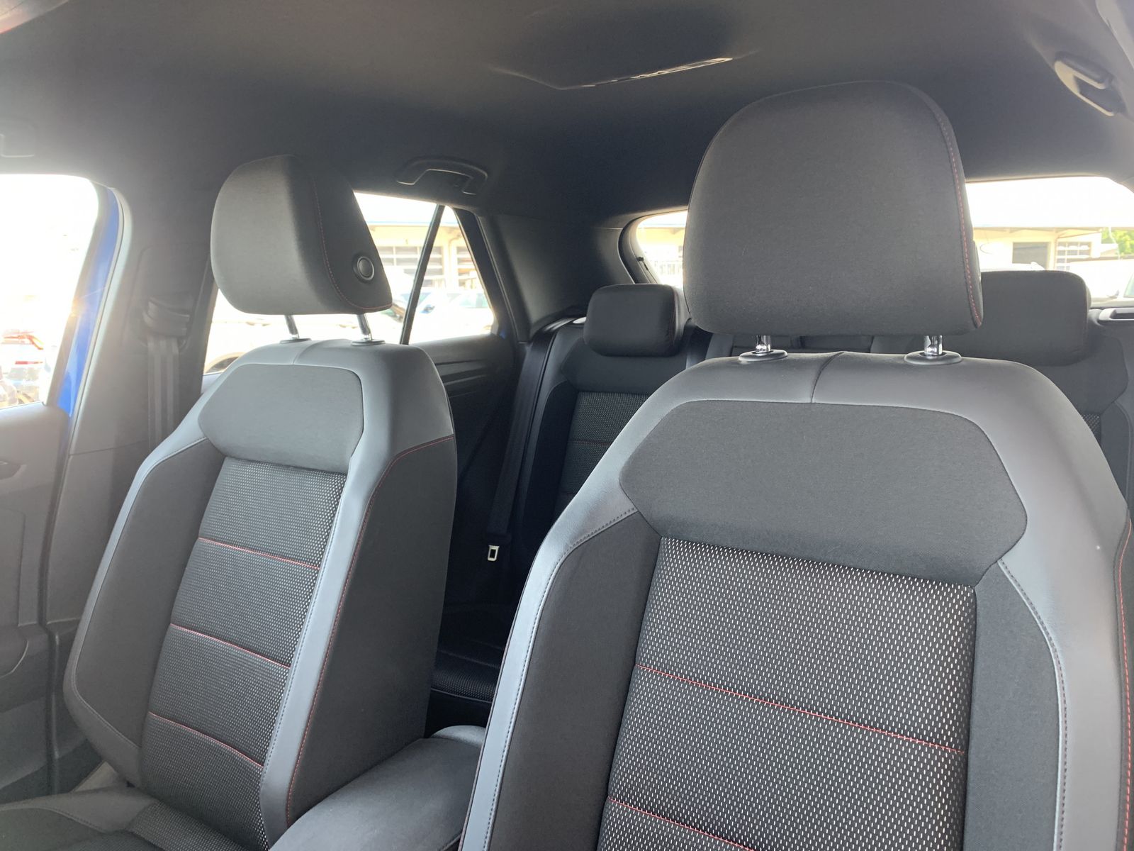 Volkswagen T-Roc 1.5 TSI Sport - Samsaru's Car Outlet